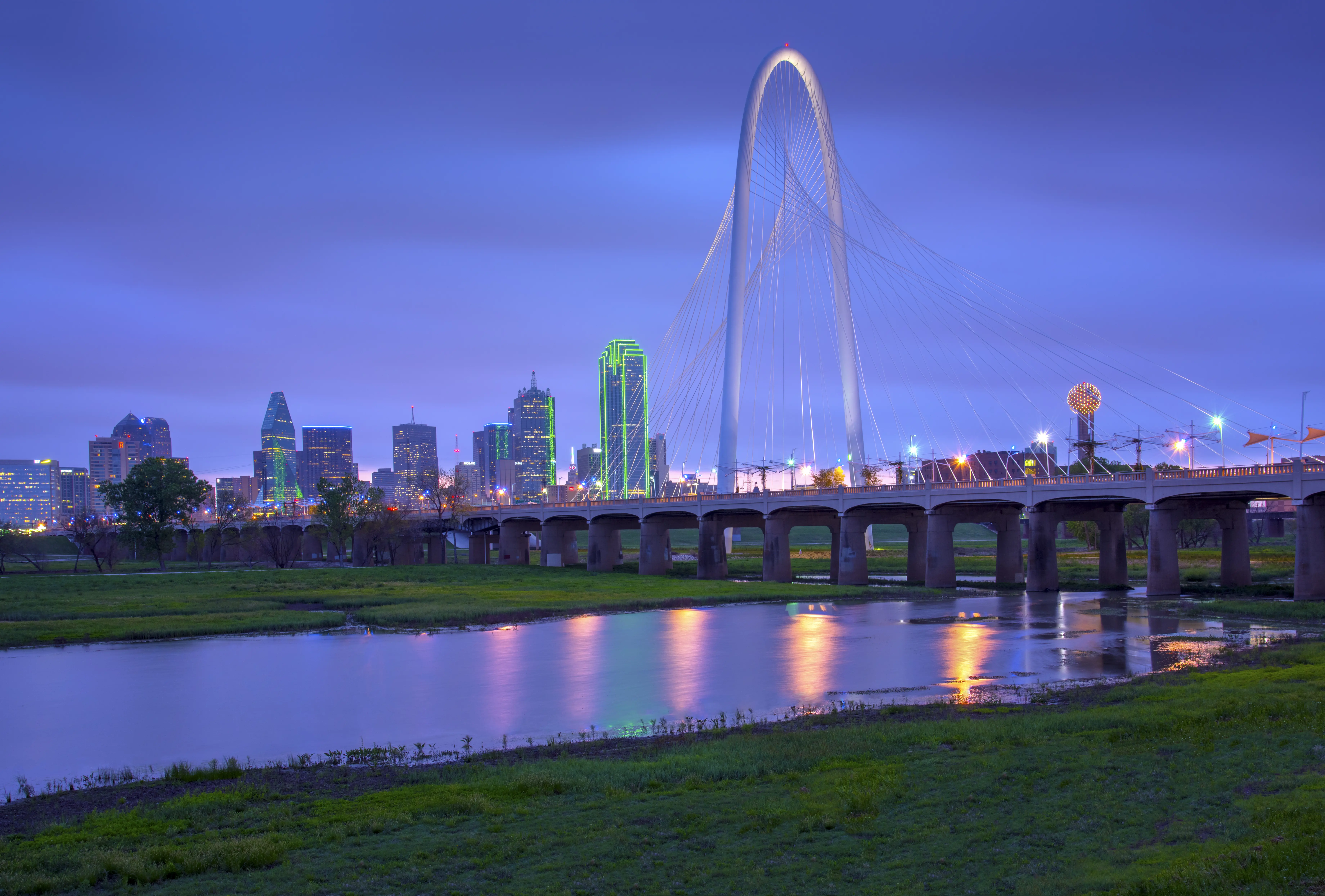 Image of the Margaret Hunt Hill Bridge in Dallas, Texas, at night.
