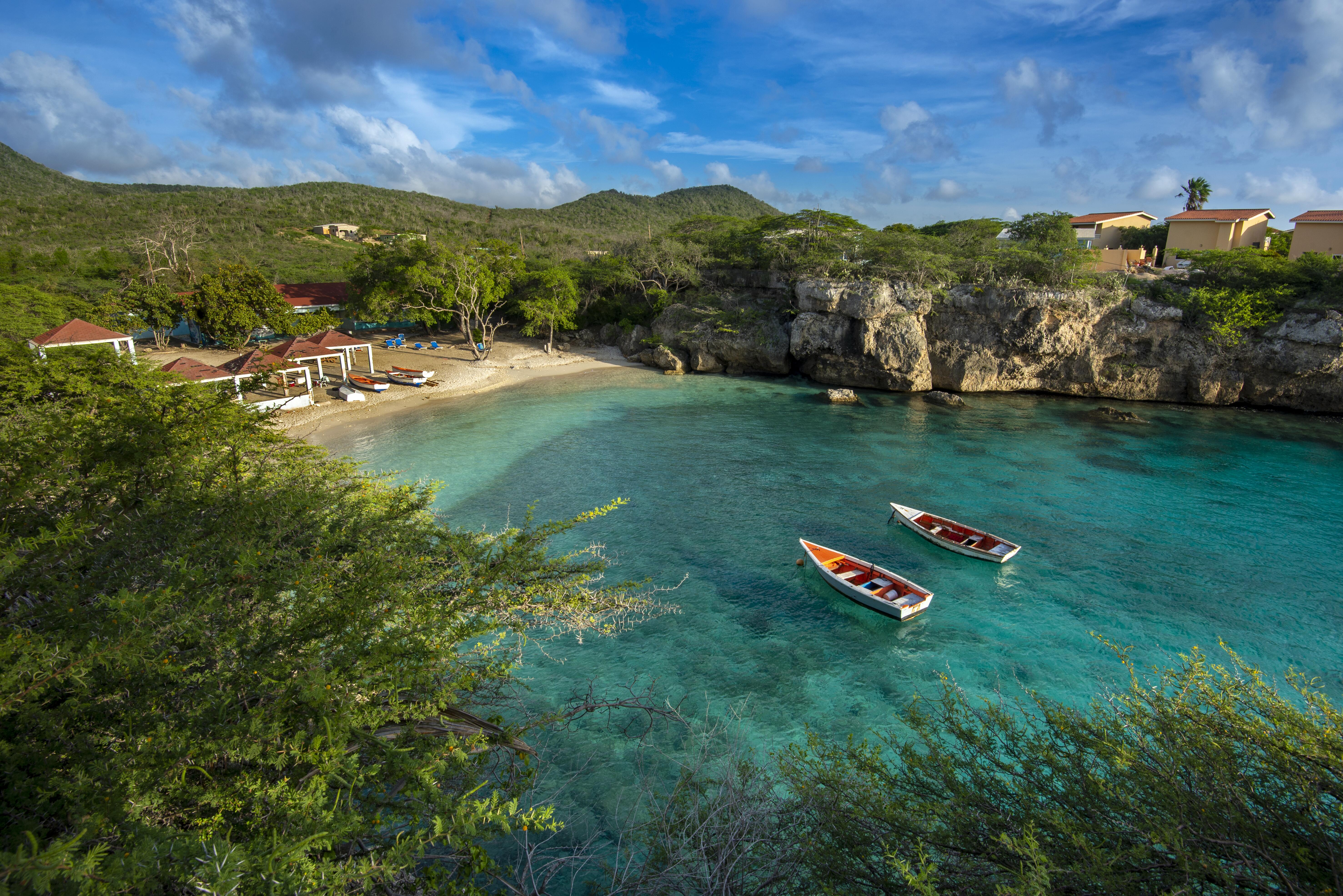 Image of a beach shore in Curacao.