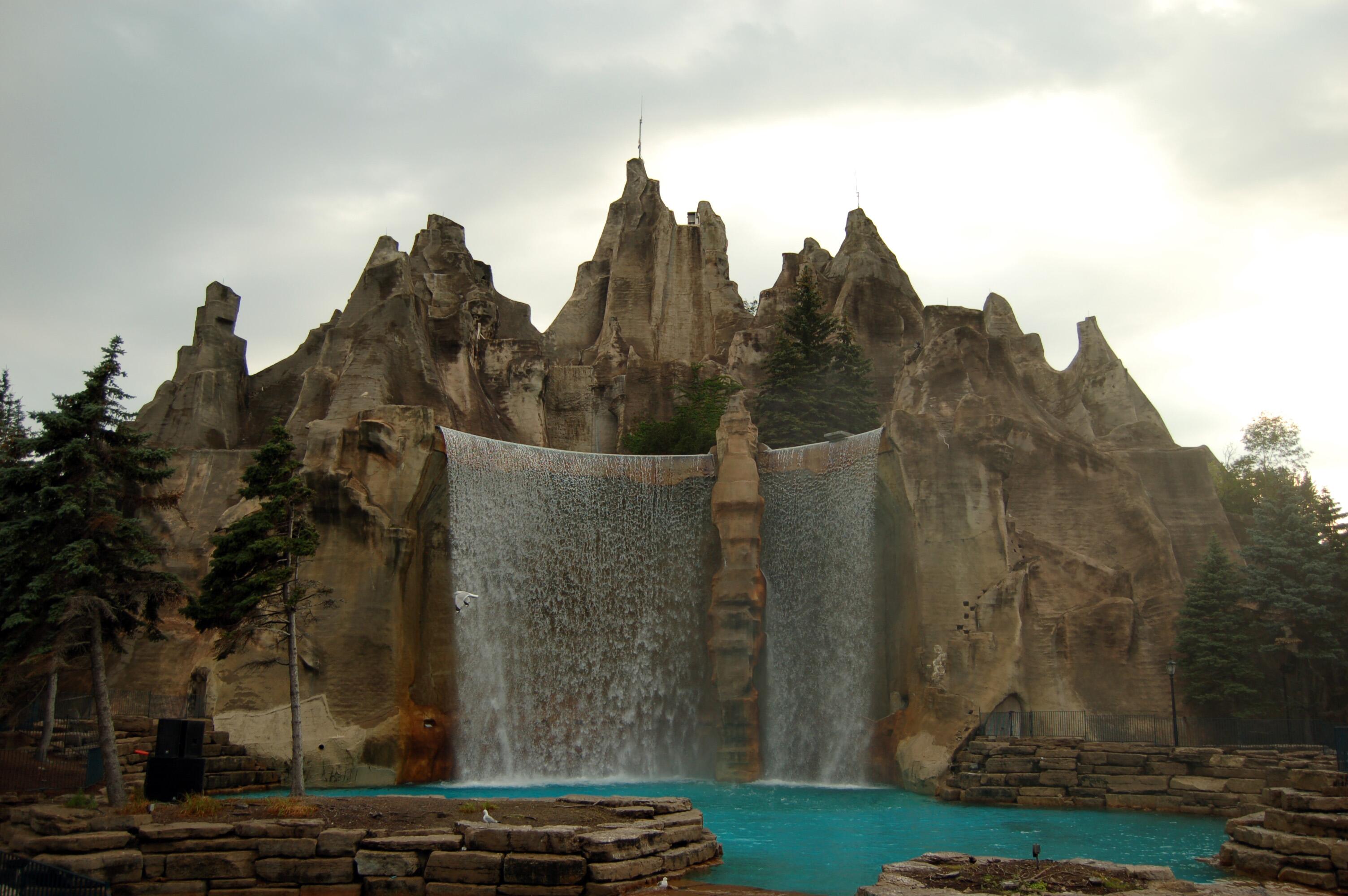 Image of Wonder Mountain at Canada's Wonderland amusement park.