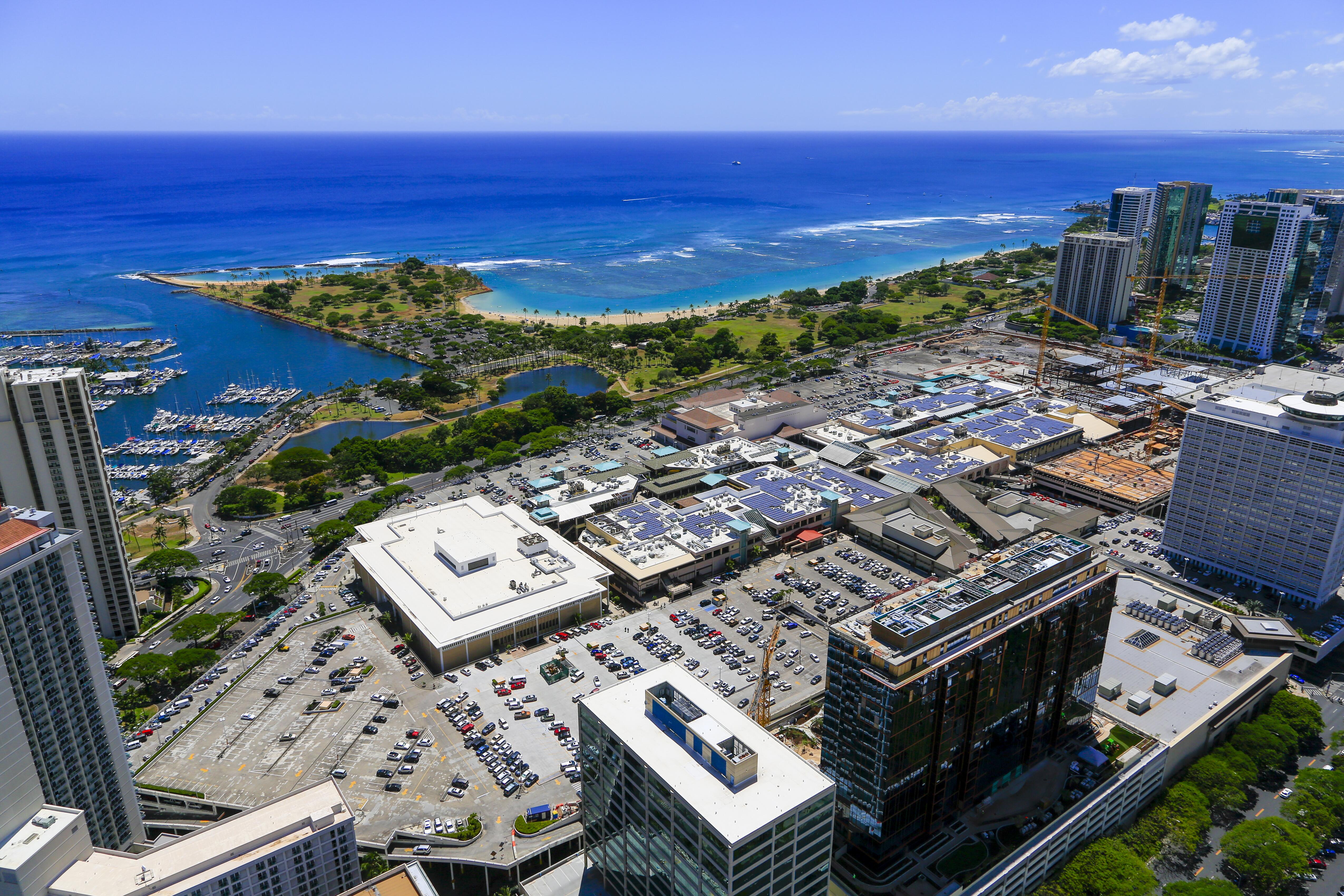 Outdoor picture of the  Ala Moana Center in Honolulu, Hawaii.