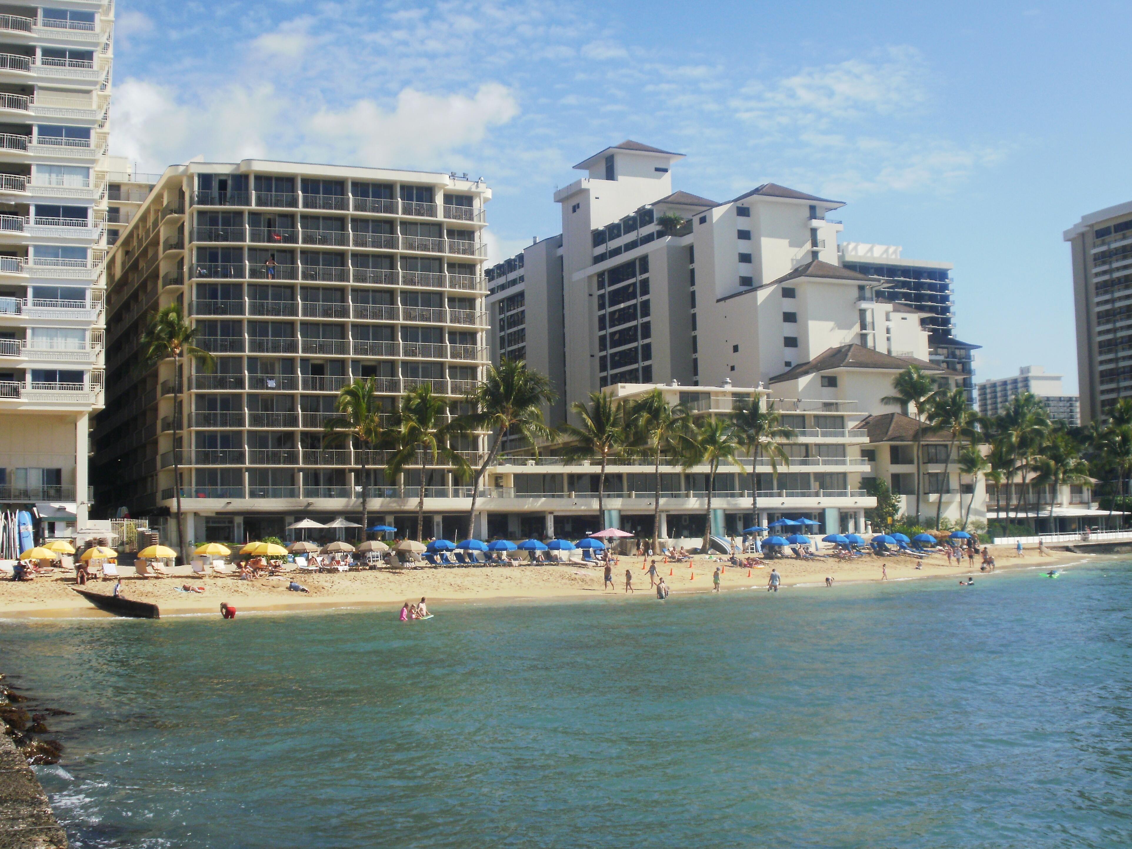 Outdoor picture of Outrigger Reef Waikiki Beach Resort in Honolulu, Hawaii.
