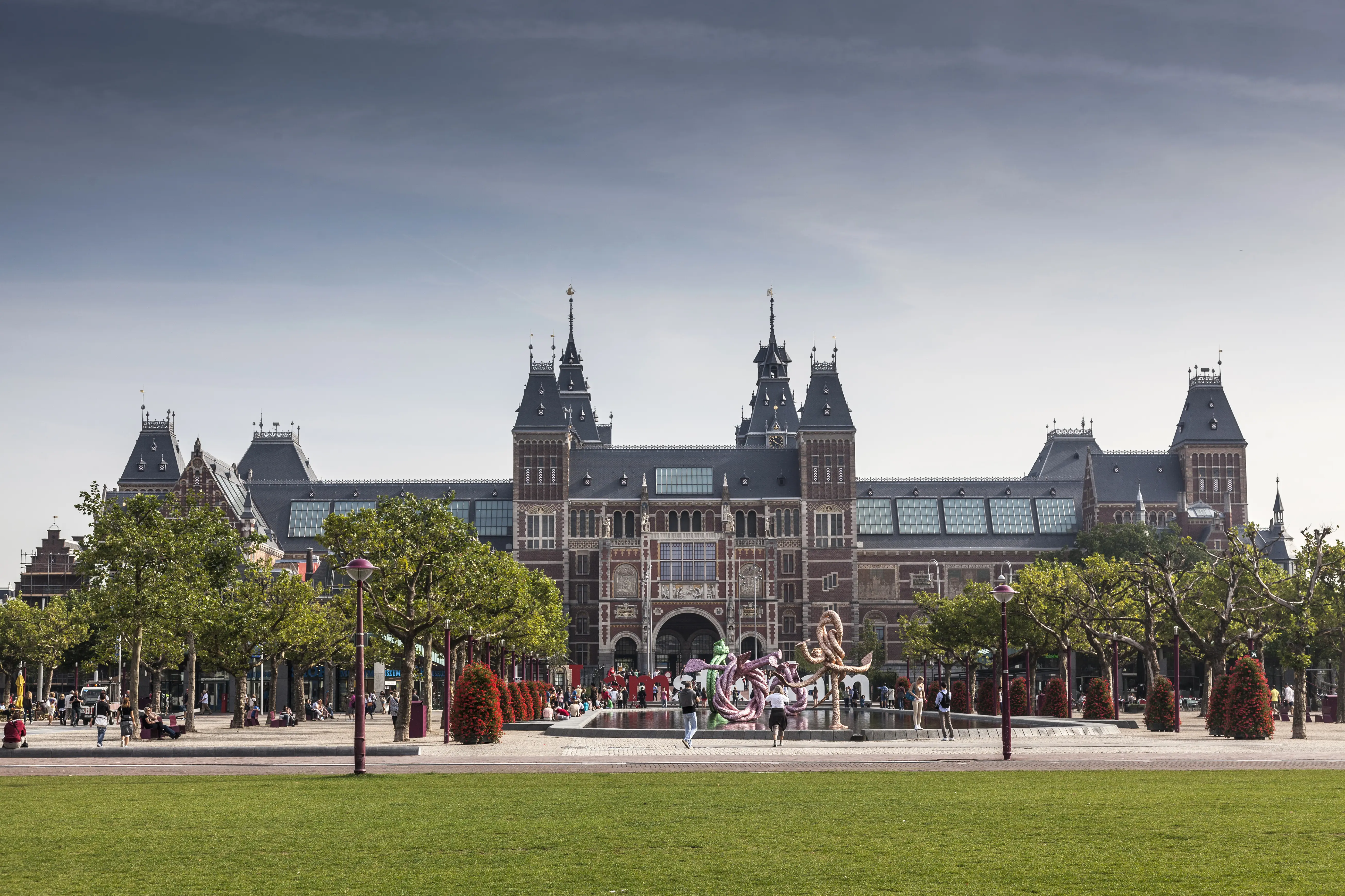 Exterior mage of the Amsterdam Museum.
