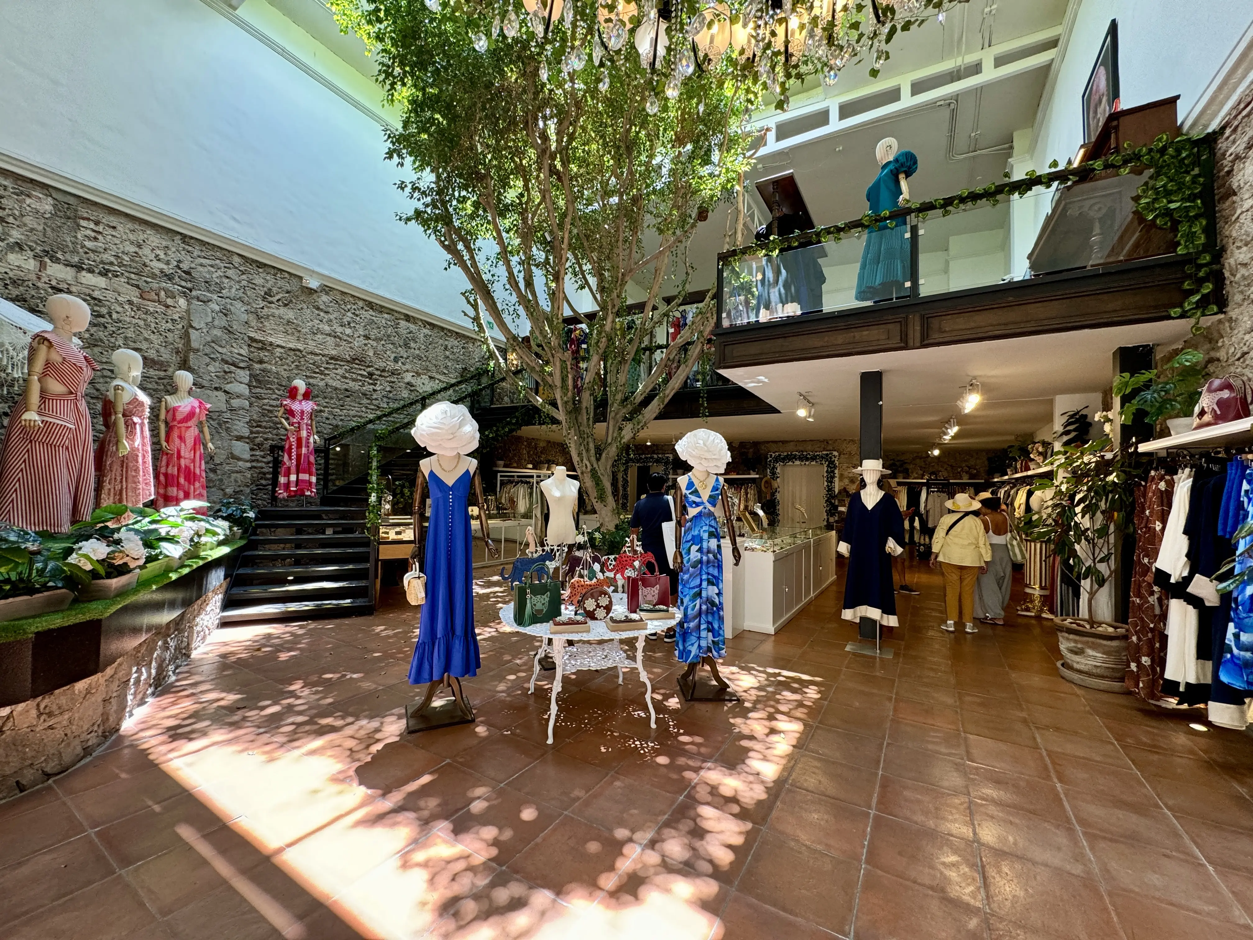 Image of a shop storefront in San Miguel de Allende, Mexico.