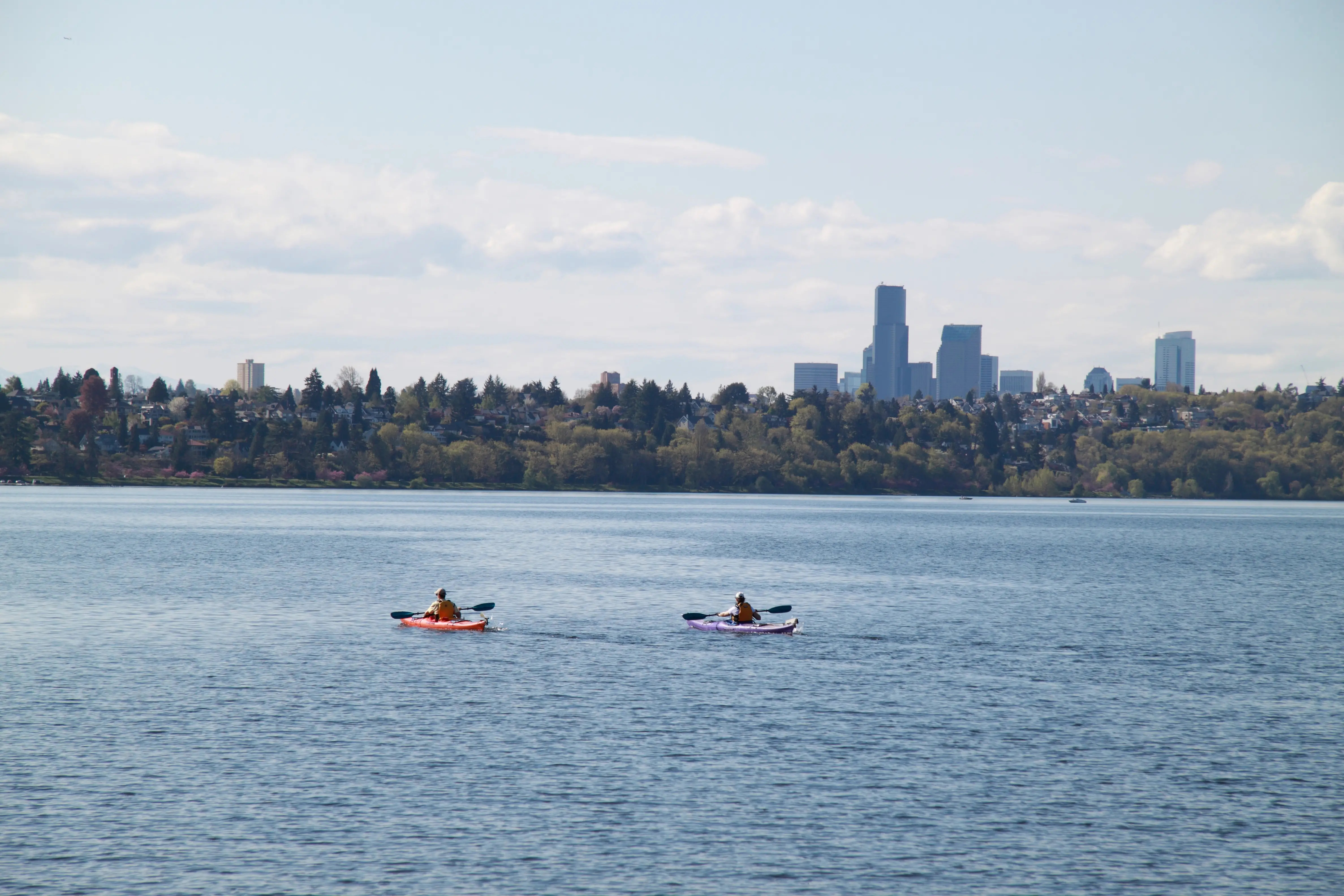 Image of two people kayaking on Lake Washington.