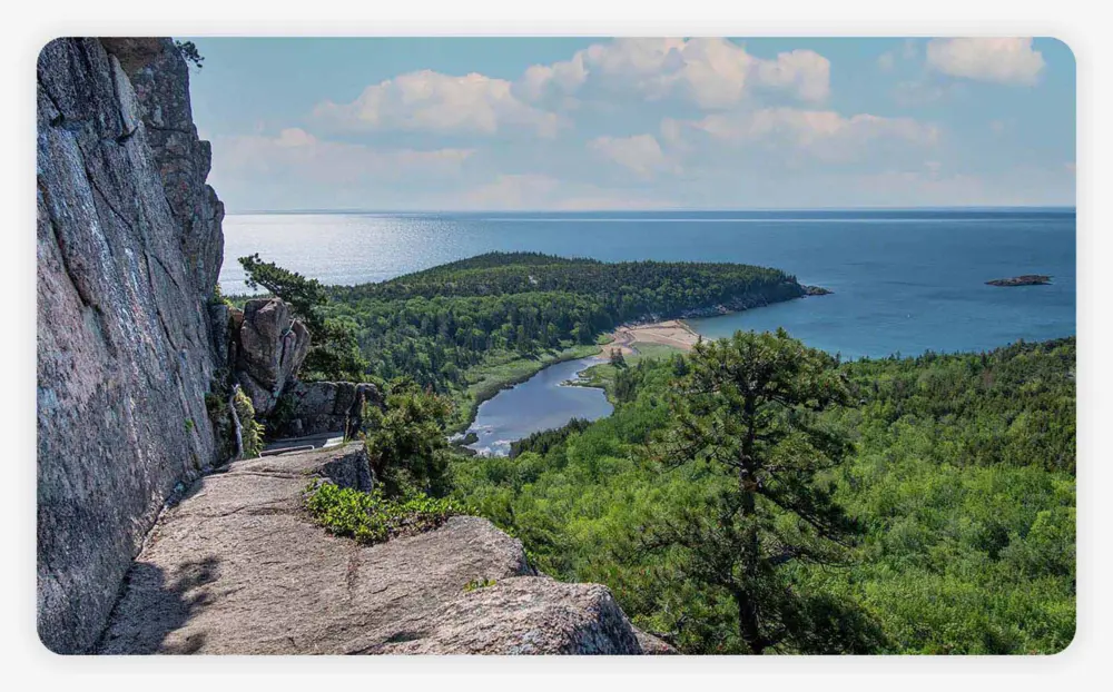 Exposed cliffs on the Beehive Loop