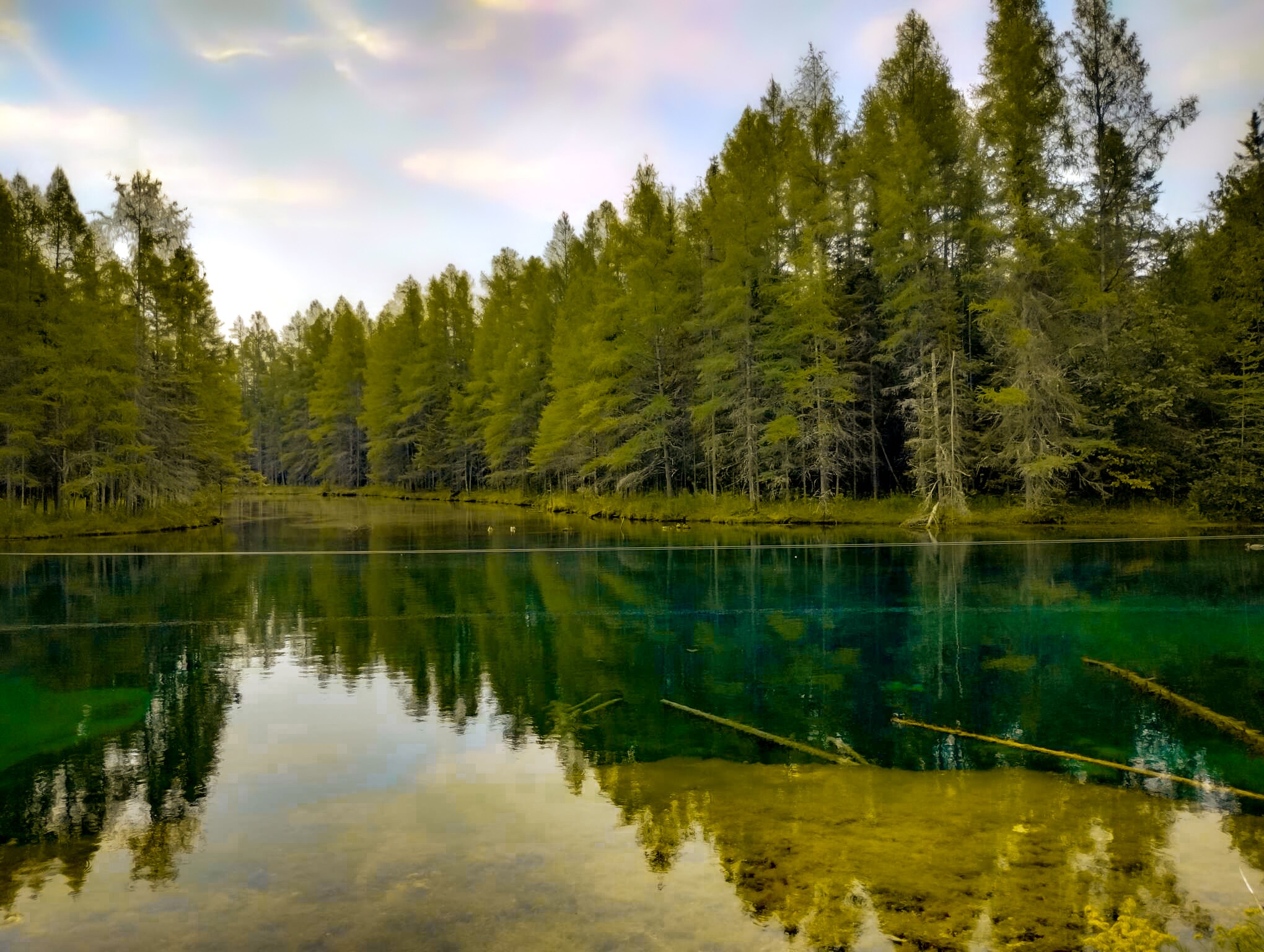 Image of the wilderness around Manistique Lake in Michigan.
