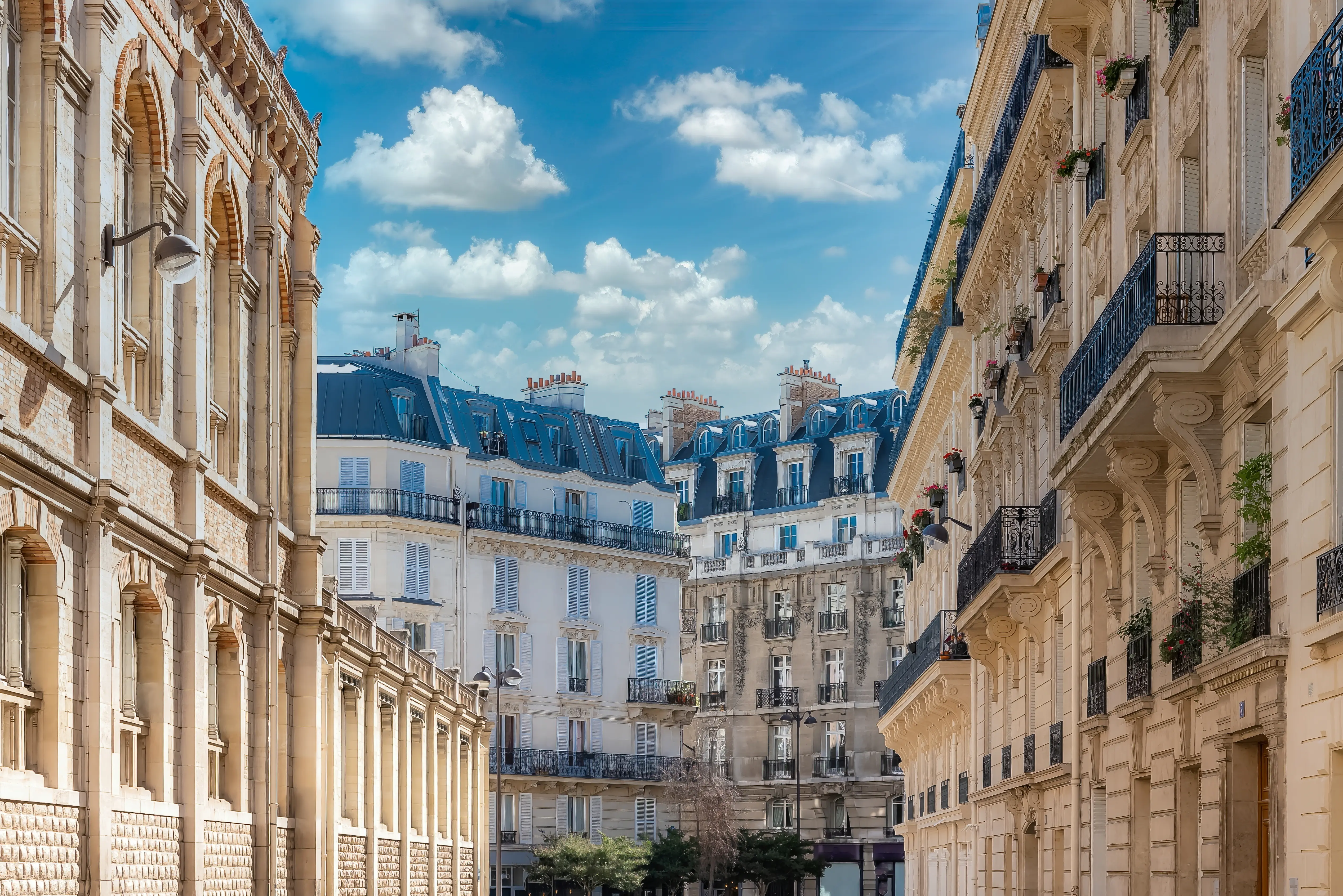 Luxury Paris buildings in the 17e arrondissement