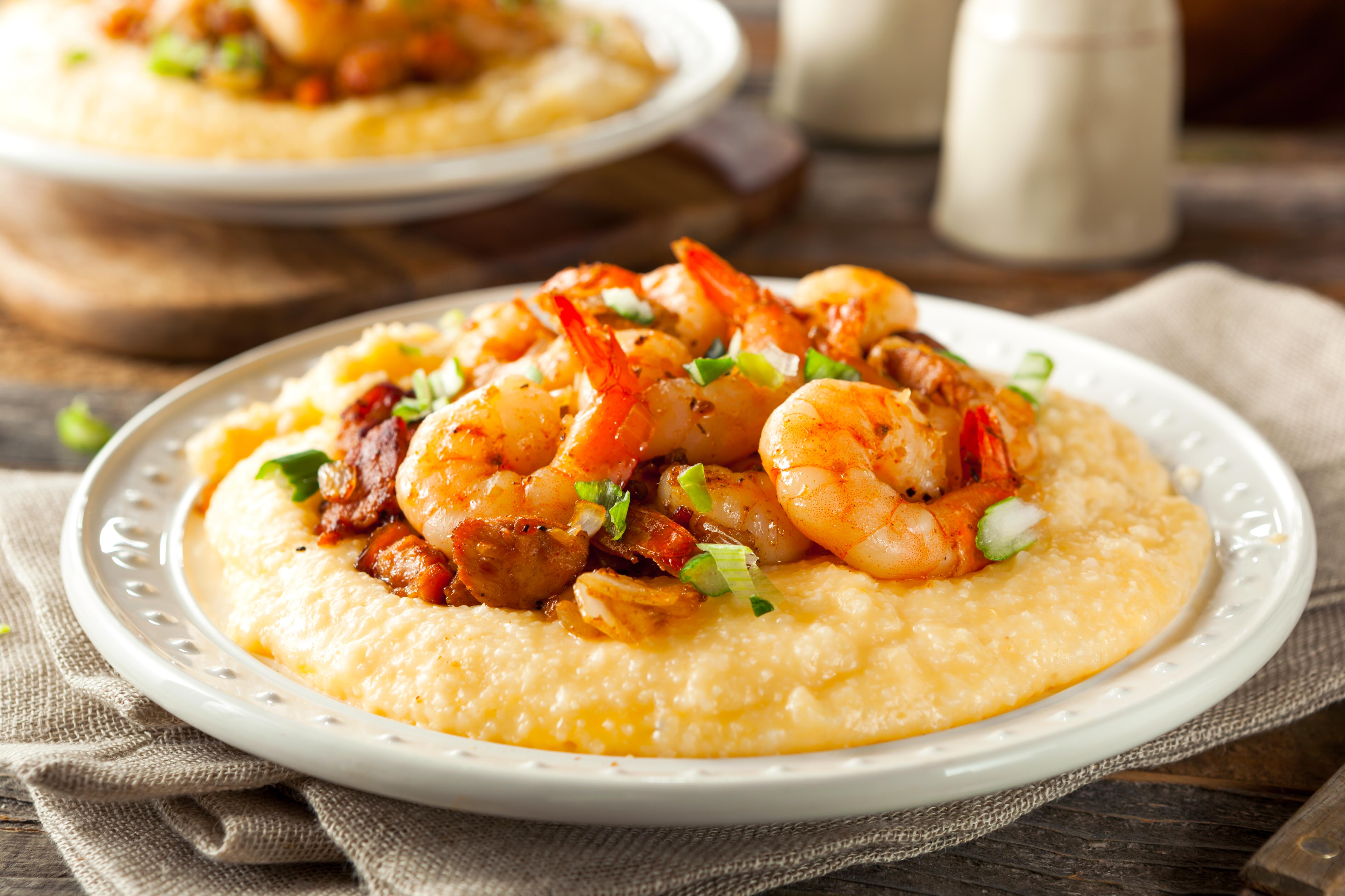 Shrimp and cheddar grits with bacon