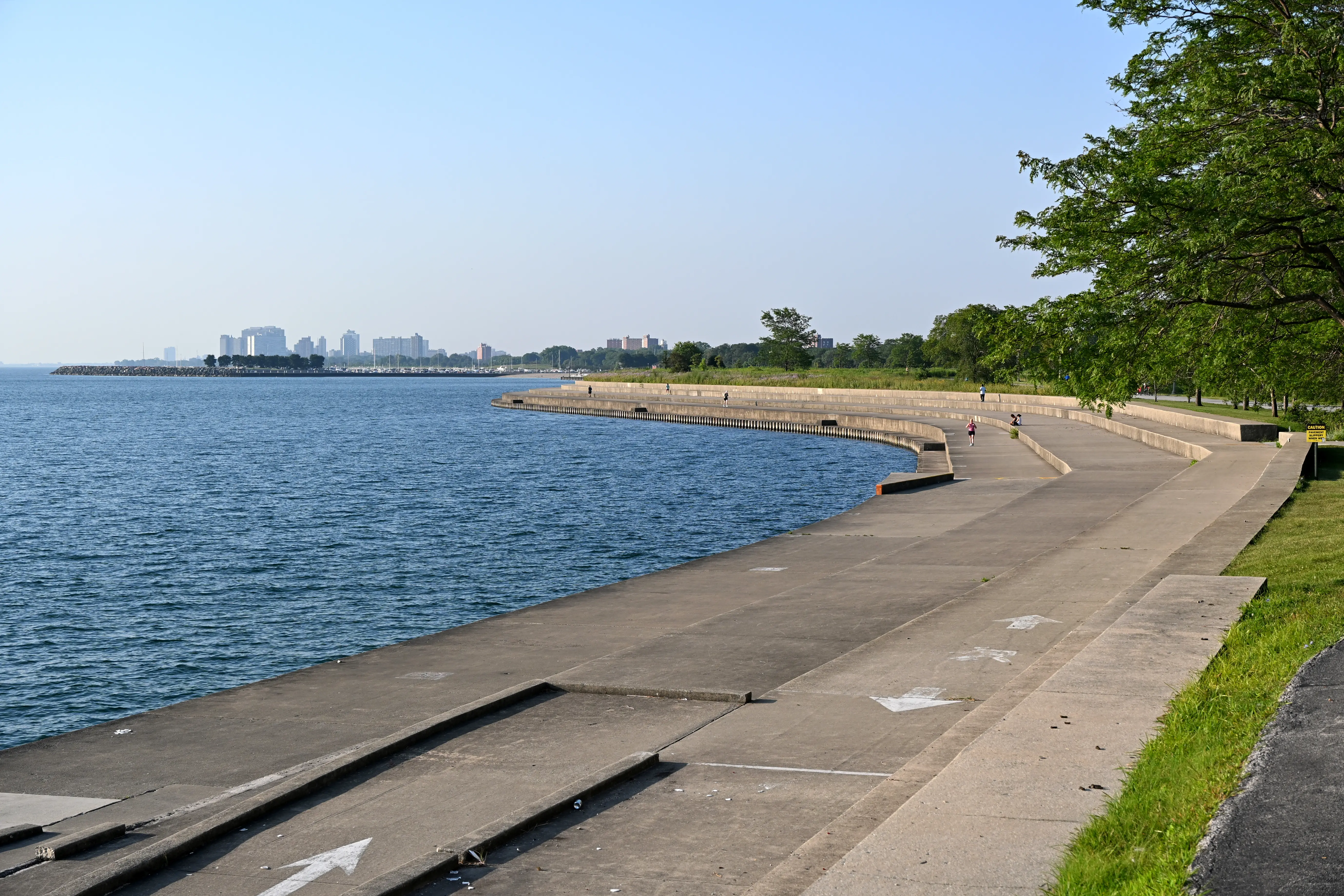 Image of the waterfront of Burnham (Daniel) Park in Chicago, Illinois.