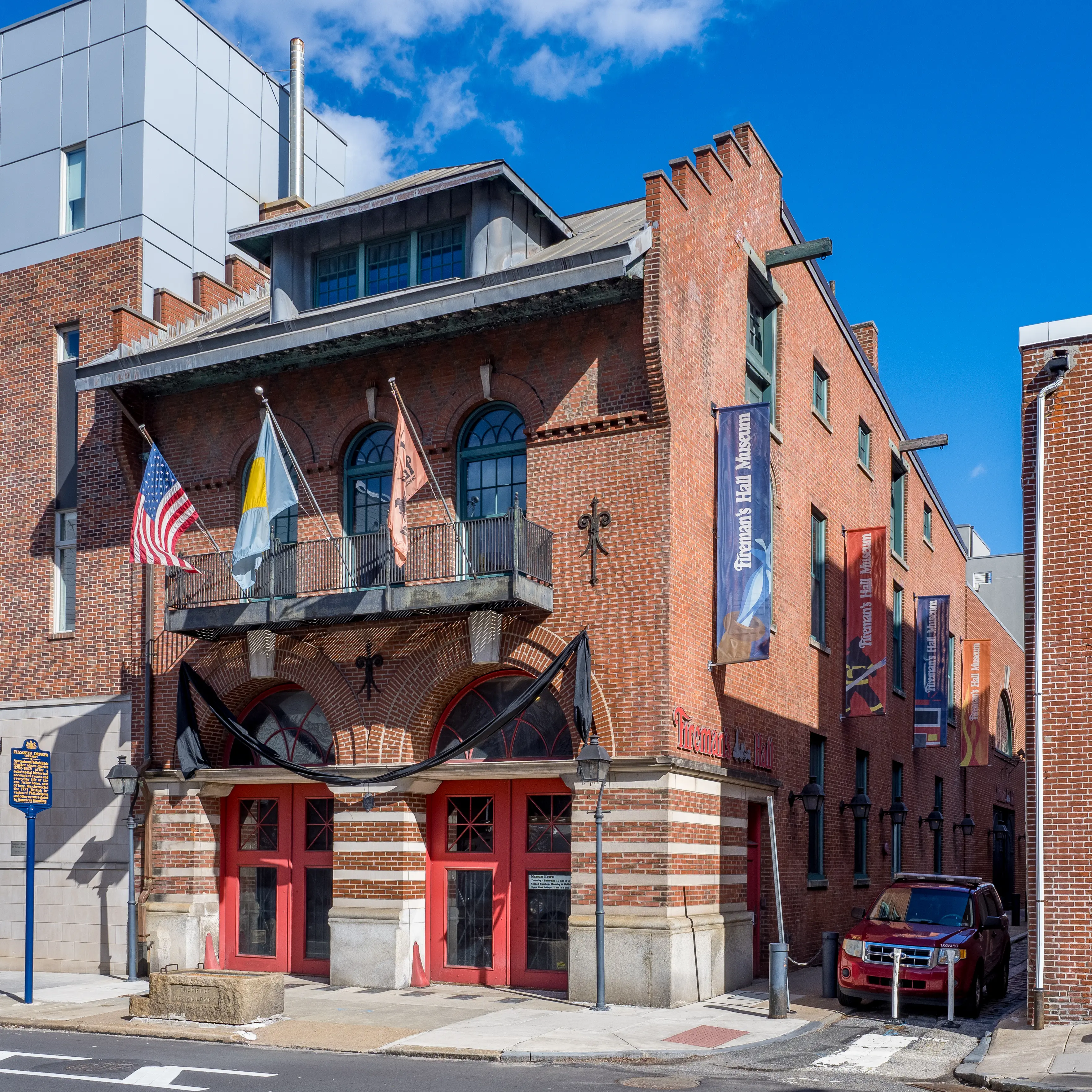 Exterior image of the Fireman's Hall Museum in Philadelphia, Pennsylvania.