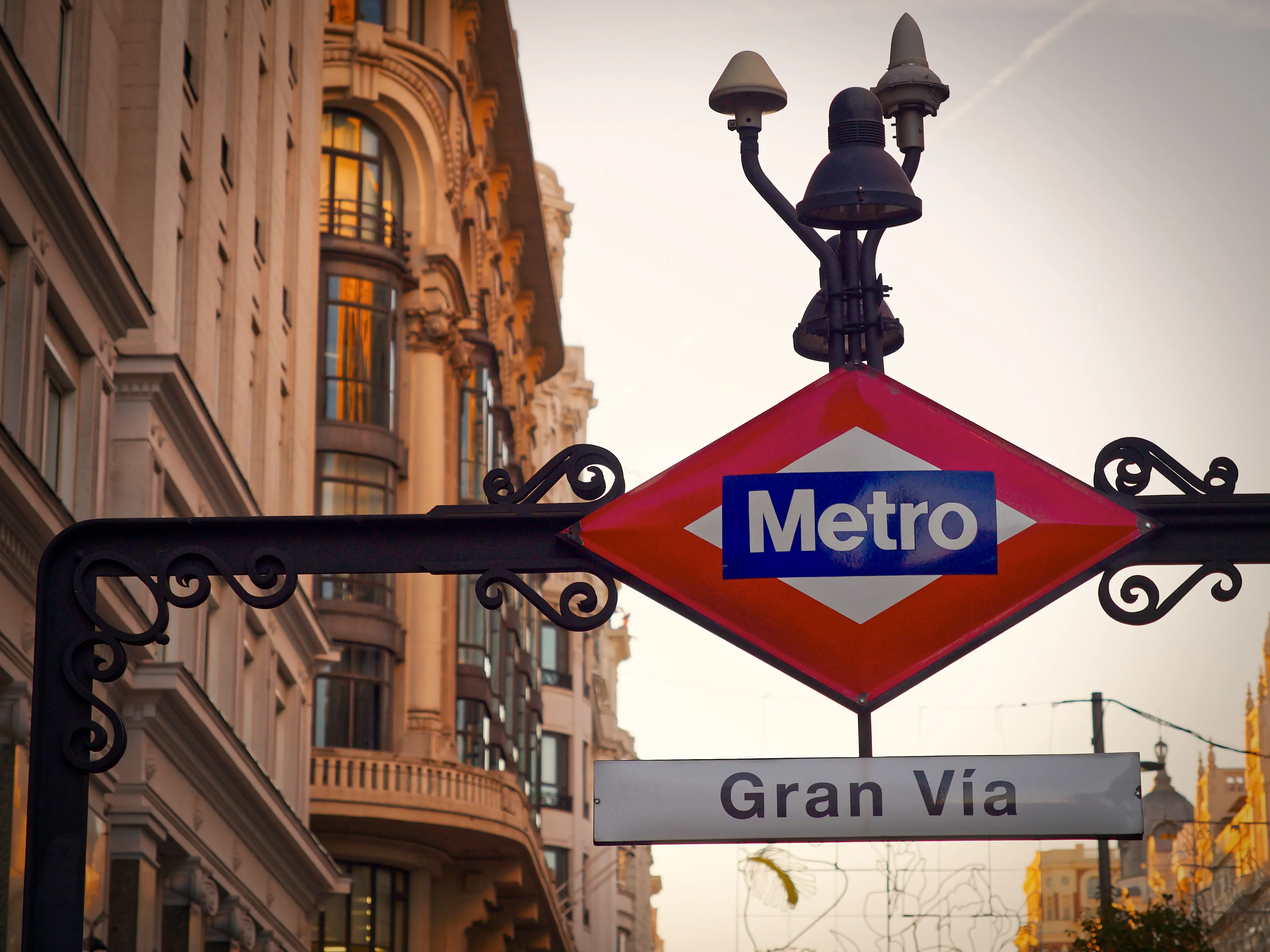 Photo of a Madrid Metro sign