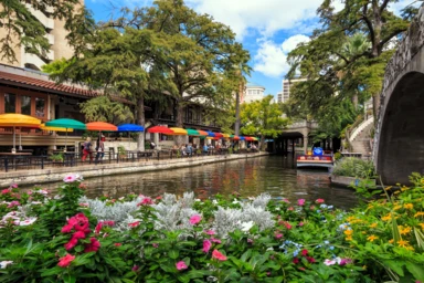 Spotlight On San Antonio Holiday