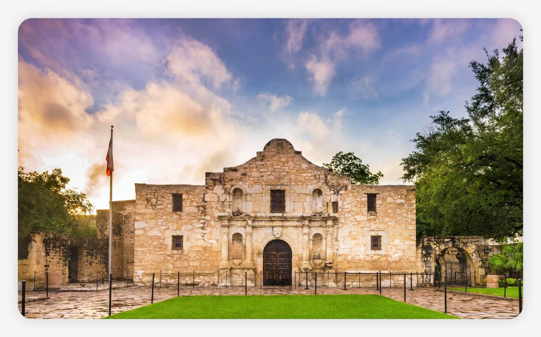 A photo of the historic site The Alamo in San Antonio, Texas.