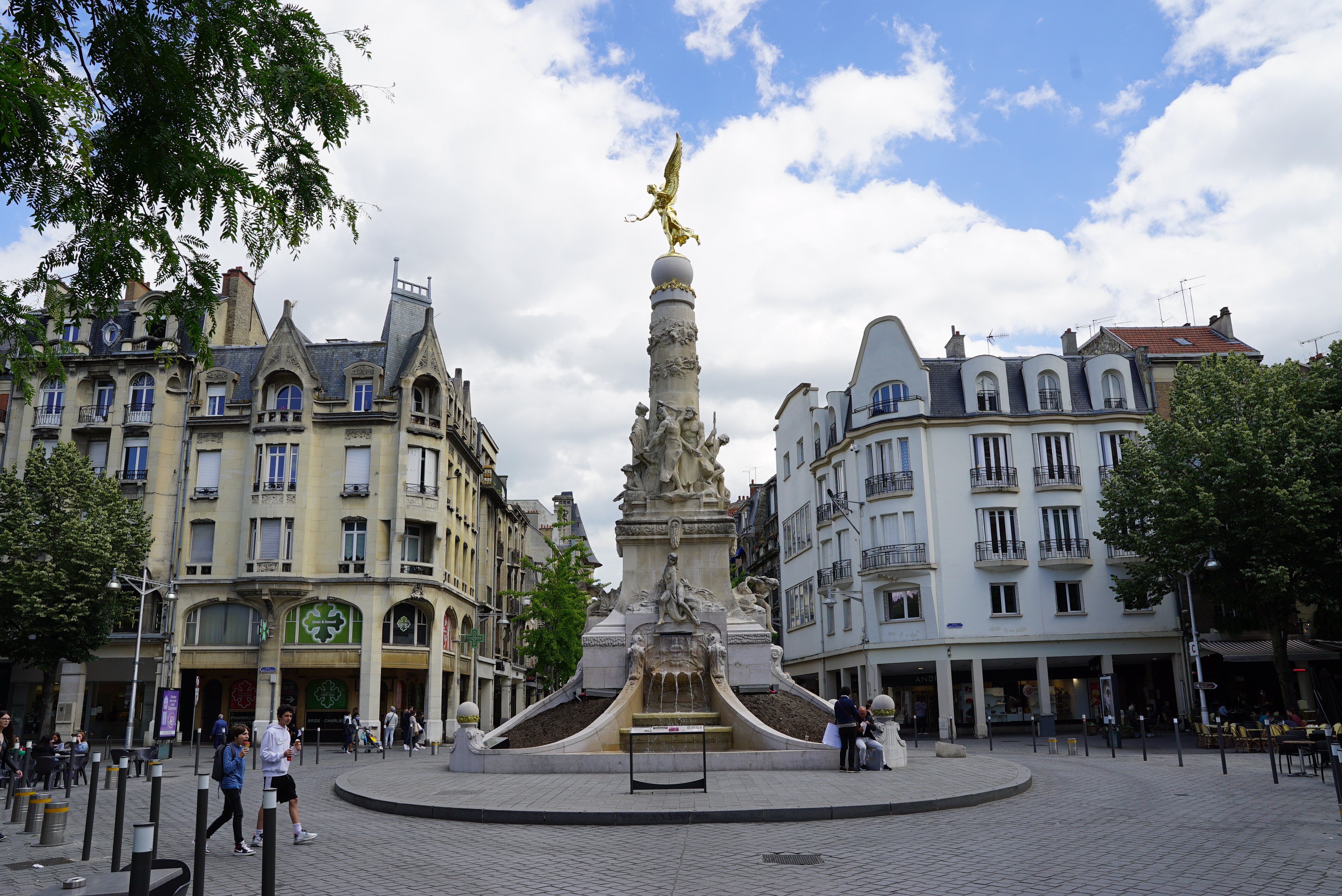 paris museum pass bus tour