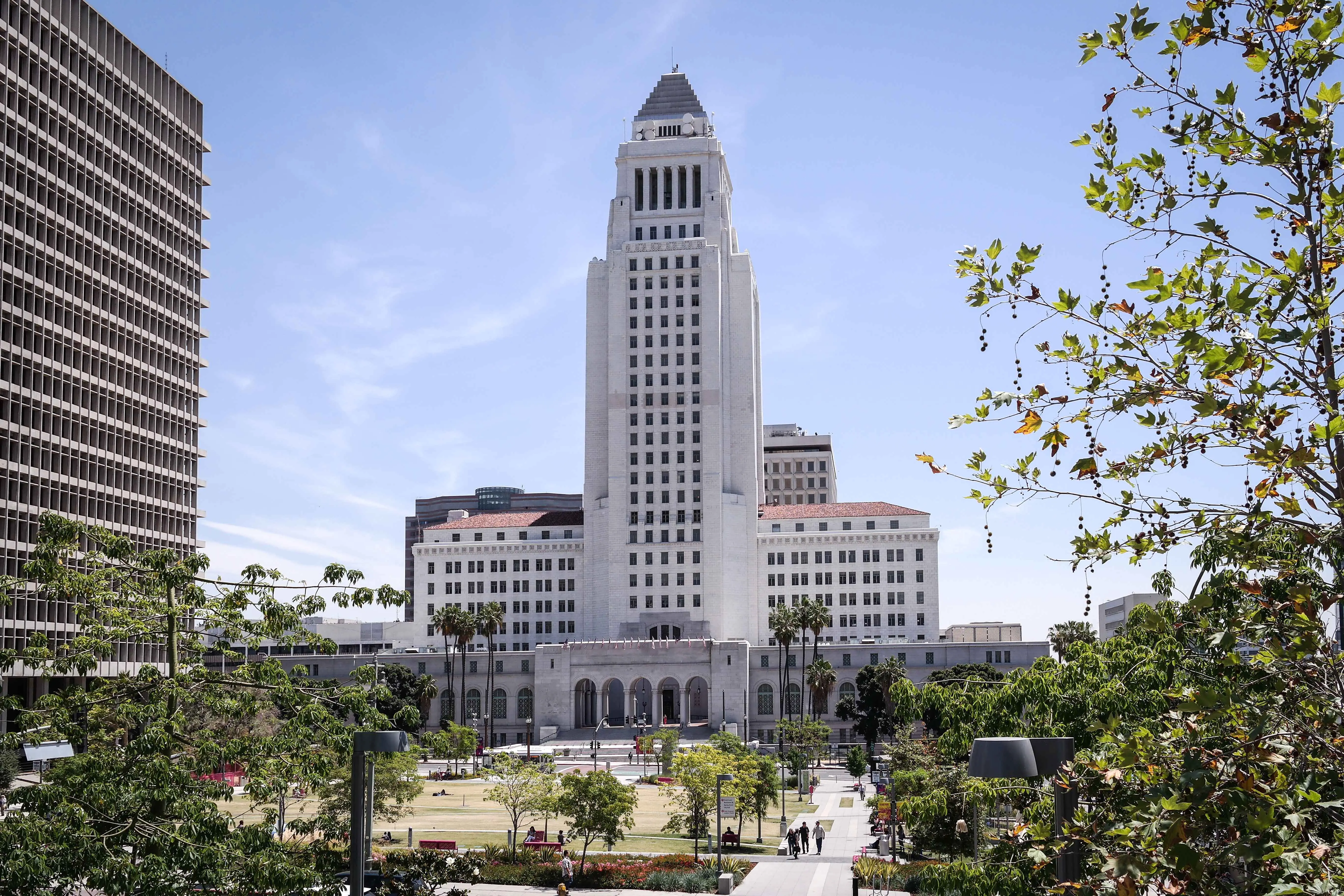 Image of Los Angeles City Hall as seen from the street view.