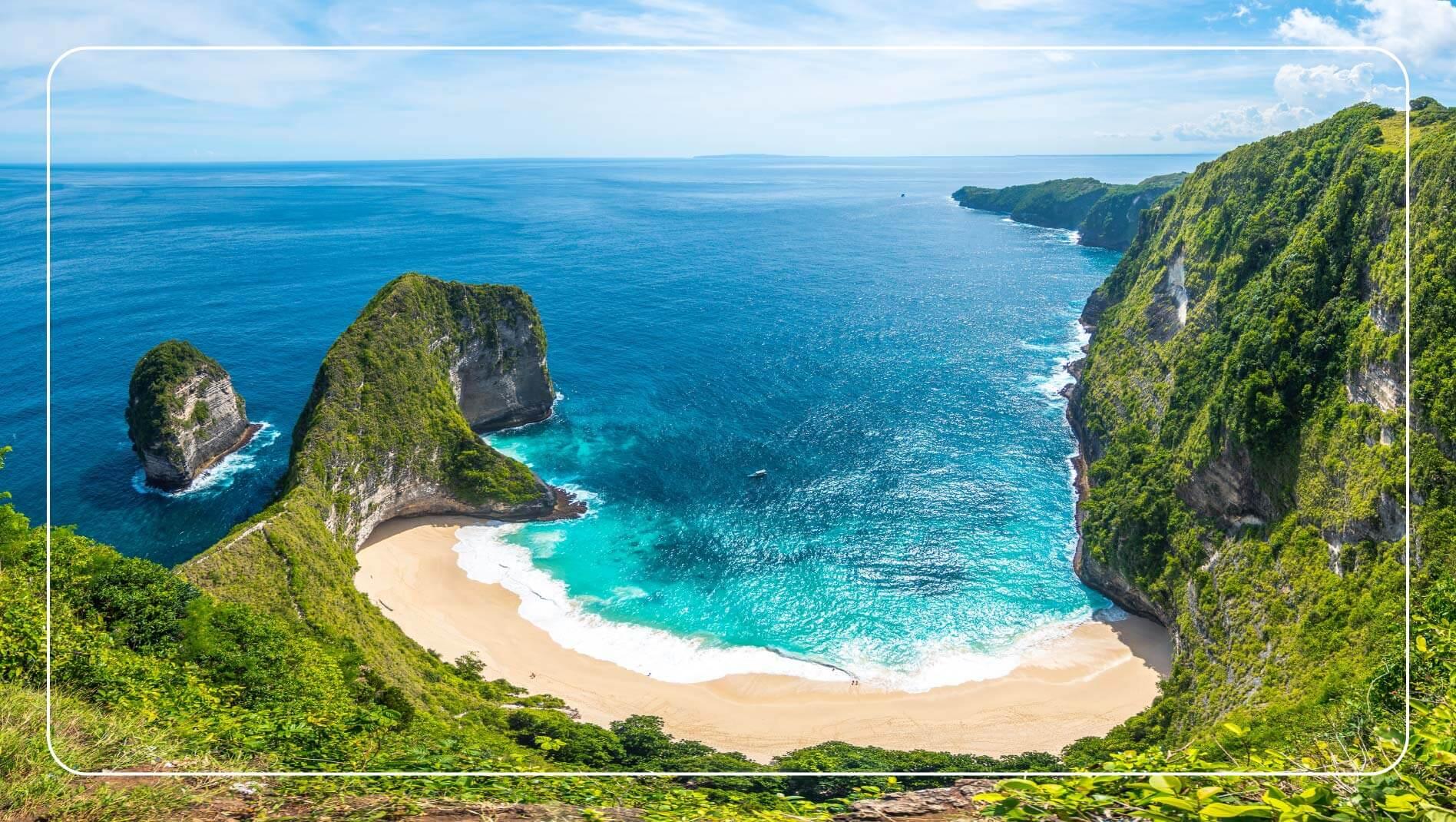 Aerial view of cove at Kelingking Beach, Bali