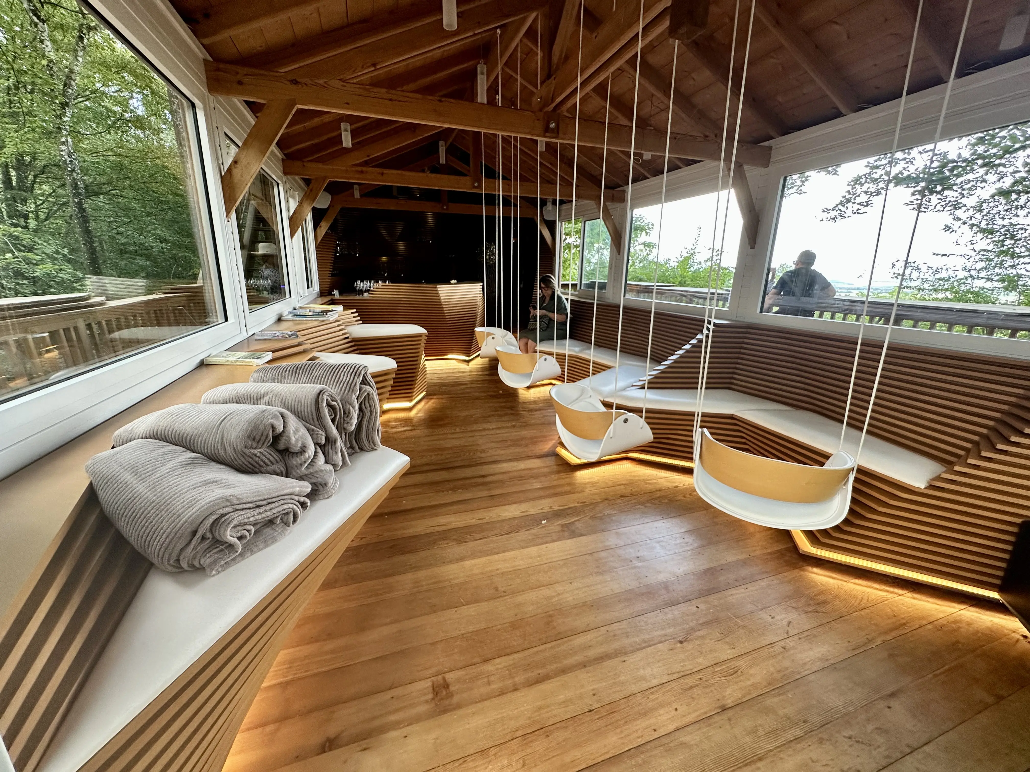 Interior image of Le Perching bar and lounge.