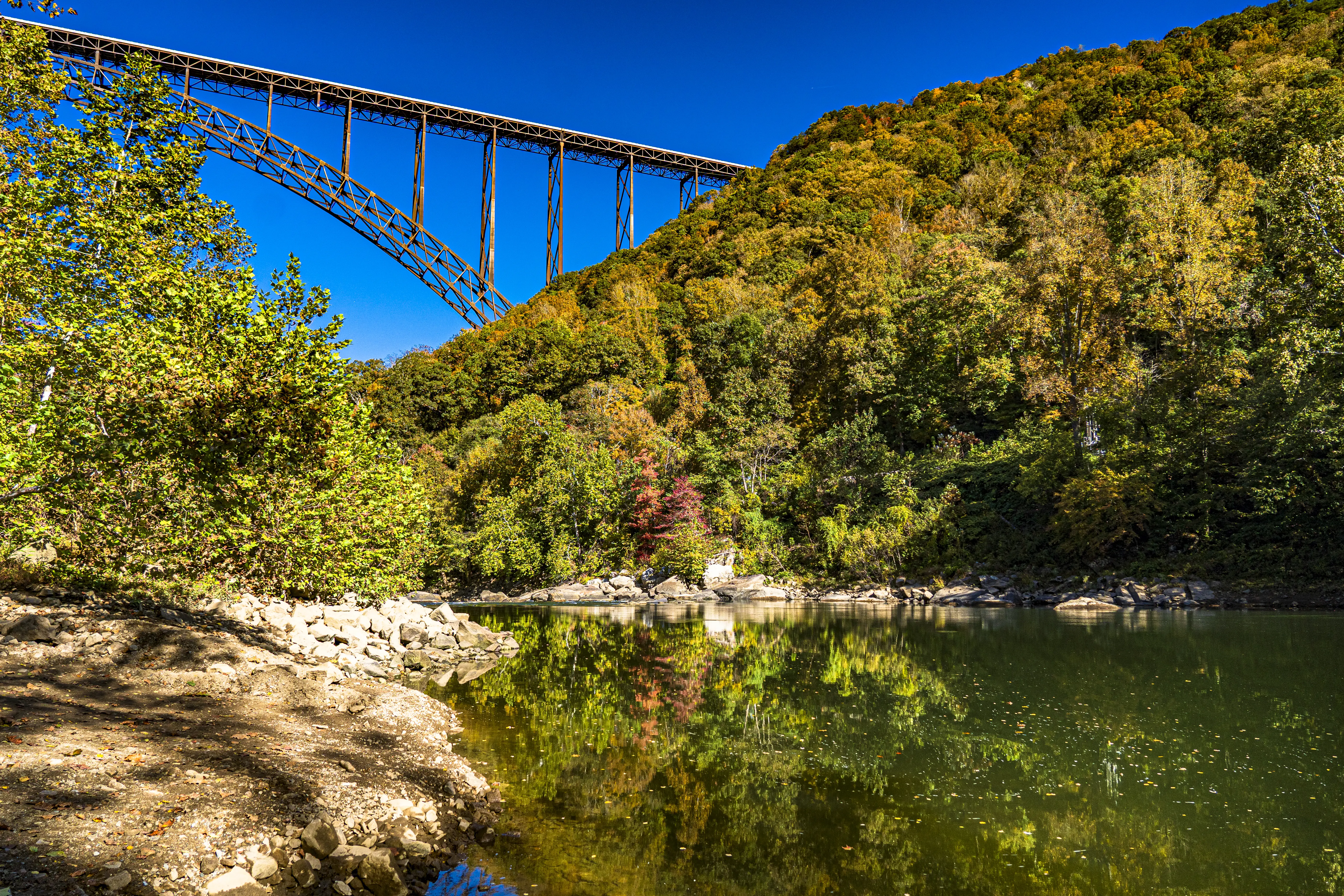 Image of the famous bridge over the New River gorge in Fayetteville, West Virginia.