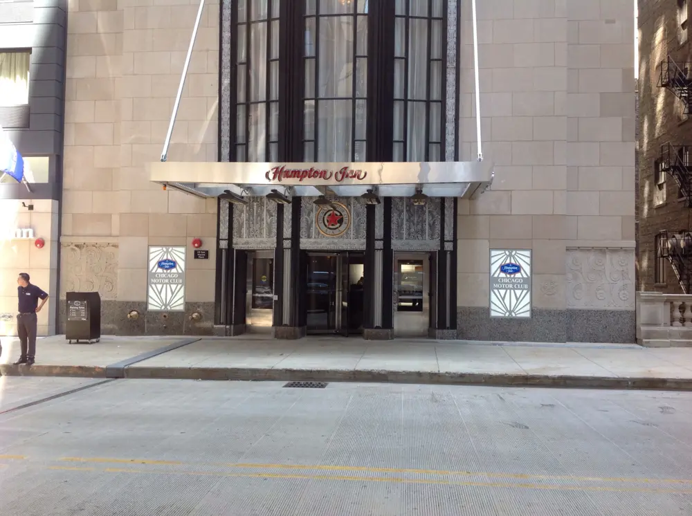 Hampton Inn entrance in Chicago Illinois