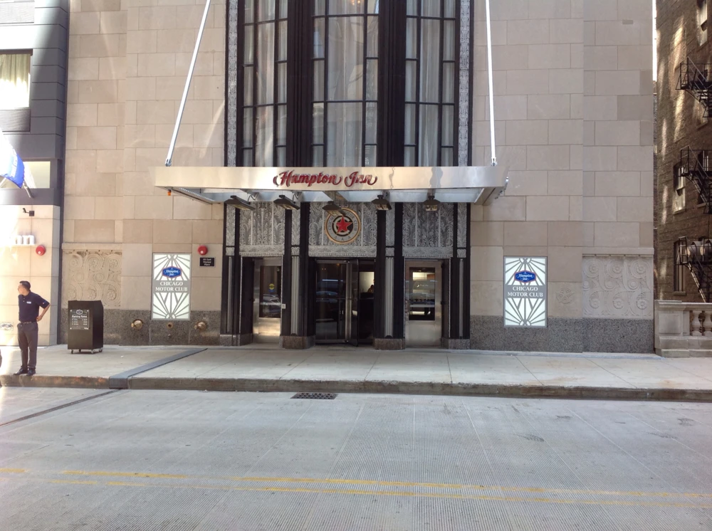 Hampton Inn entrance in Chicago Illinois
