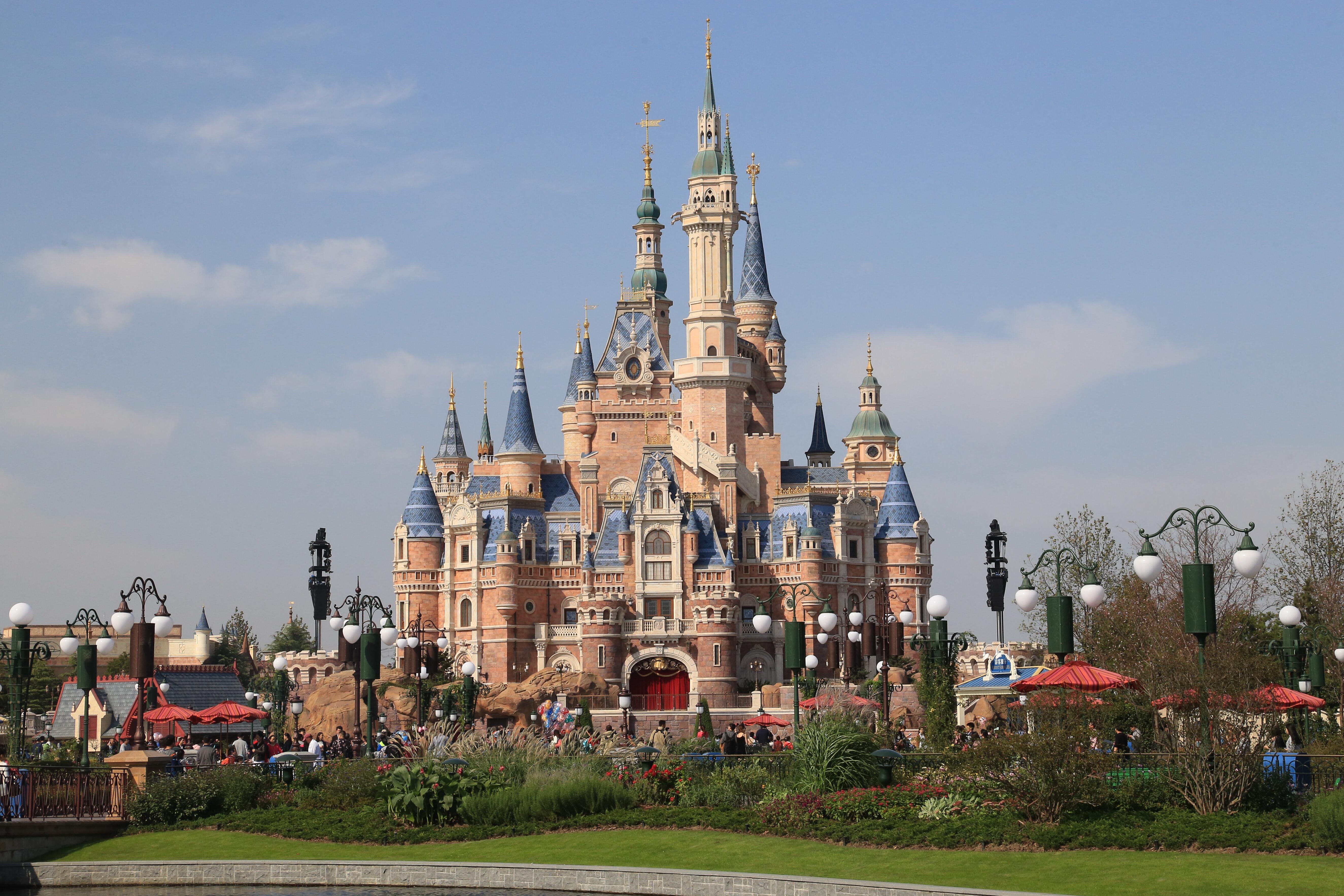 Image of the castle at Shanghai Disneyland