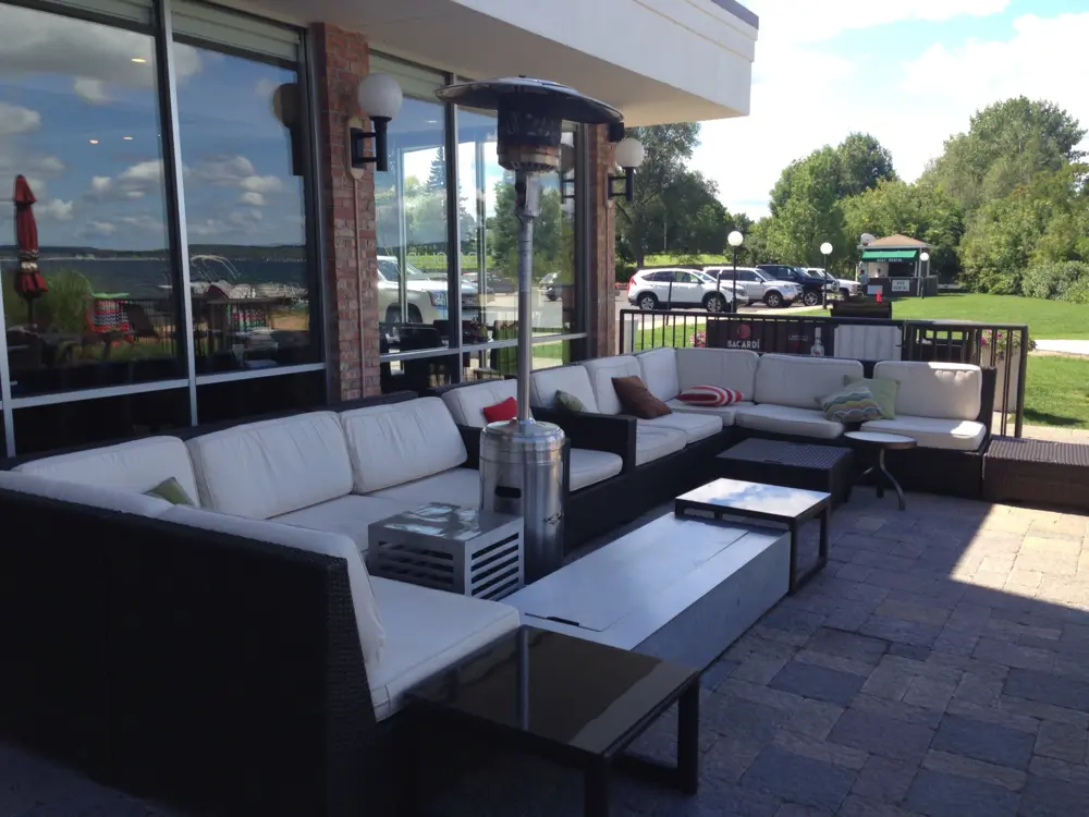 Patio, outdoor seating, lounge, heated