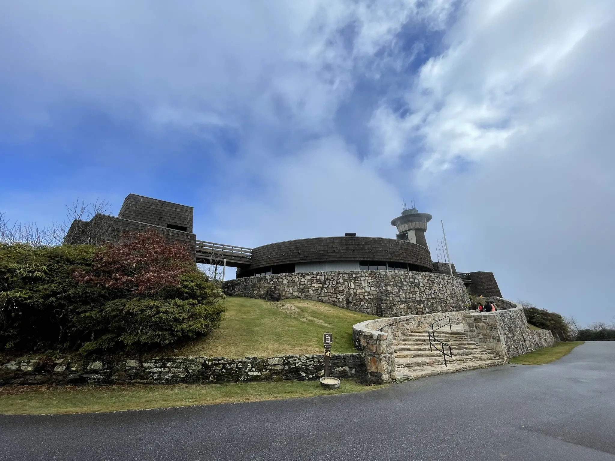 Outdoor image of the Brasstown Bald Visitors Center, the highest point in Georgia.