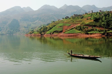 Yangtze Sampler By Small Ship