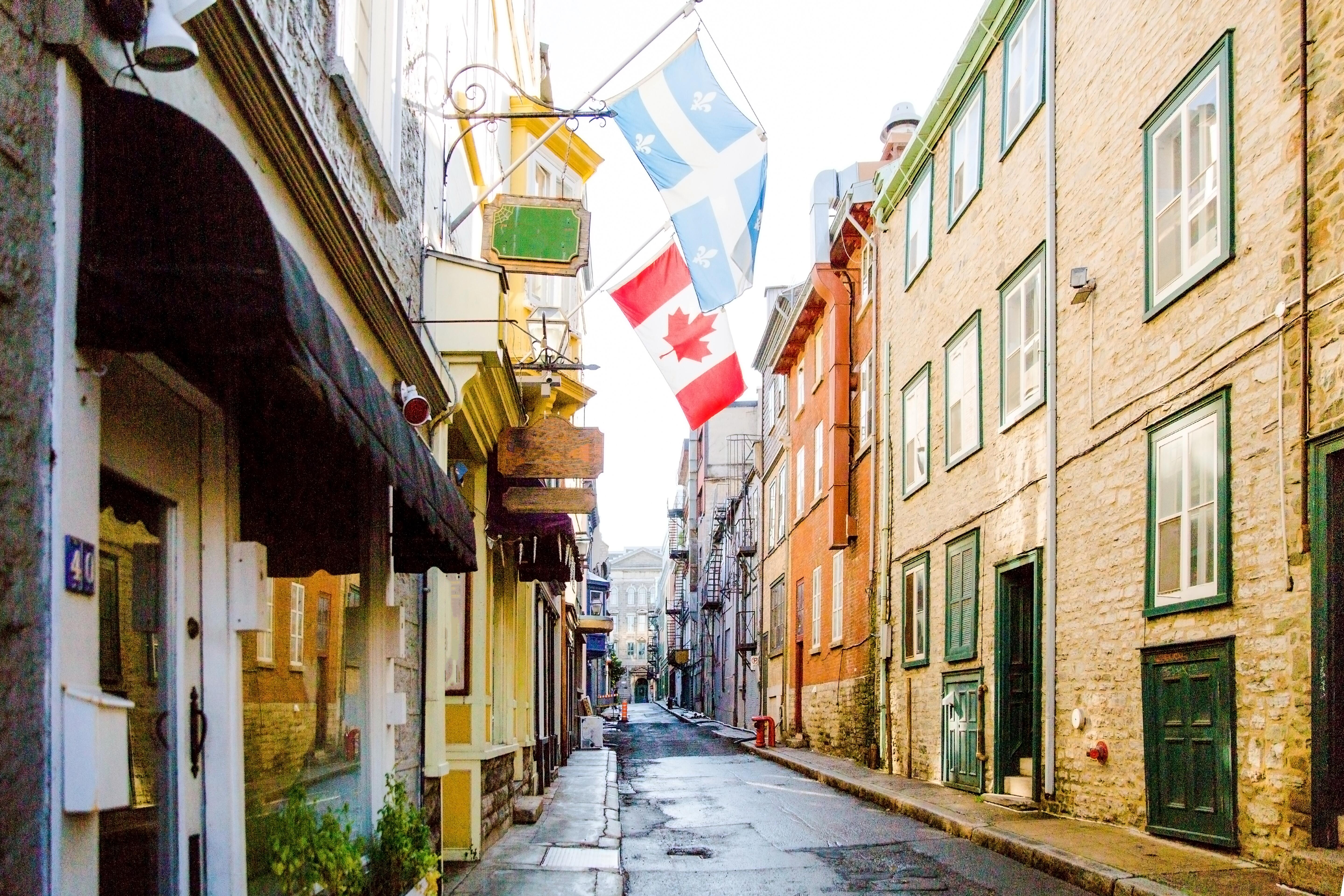 Photo of Narrow Street in Quebec City