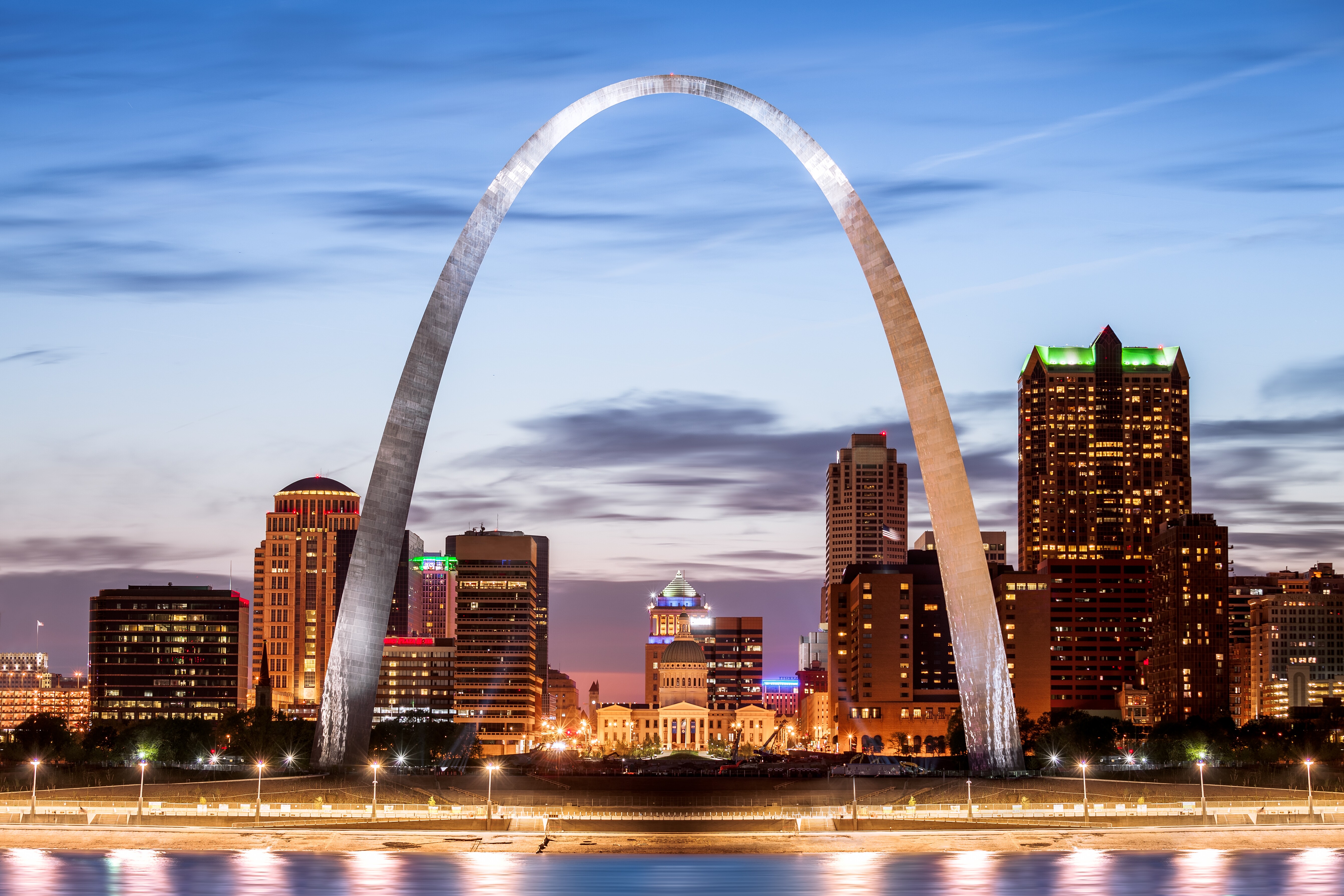 Image of The Gateway Arch in St. Louis, Missouri.