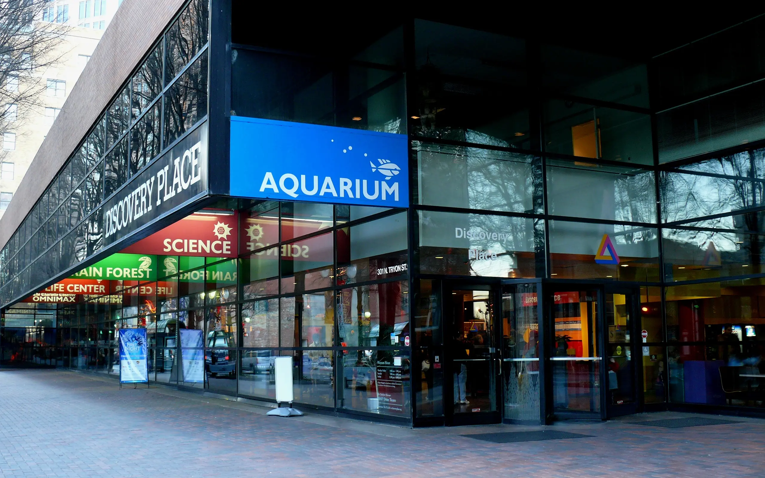 Outdoor picture of the exterior of the Discovery Place Science museum in Charlotte.