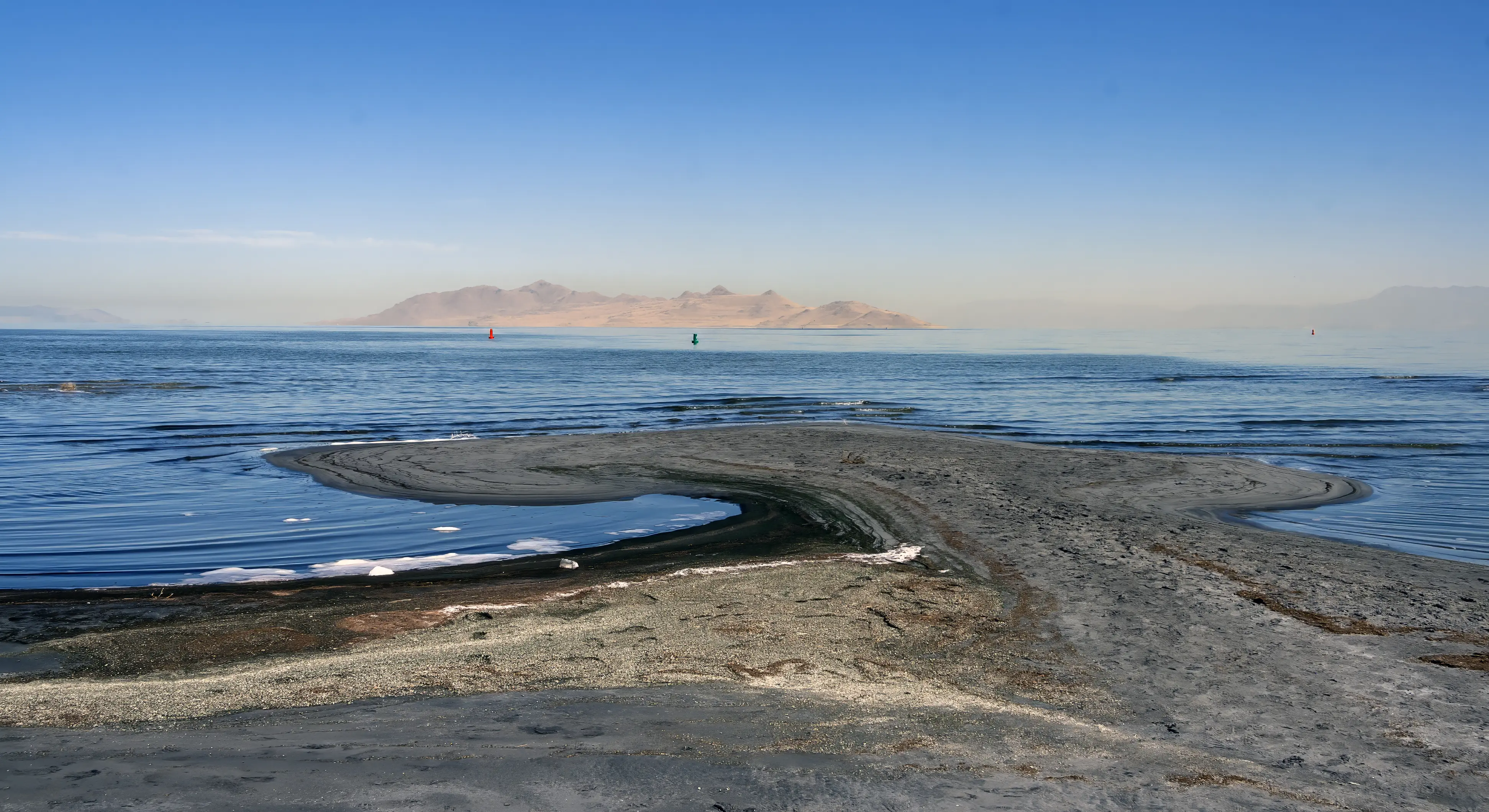 Scenic outdoor picture of Great Salt Lake, in Utah