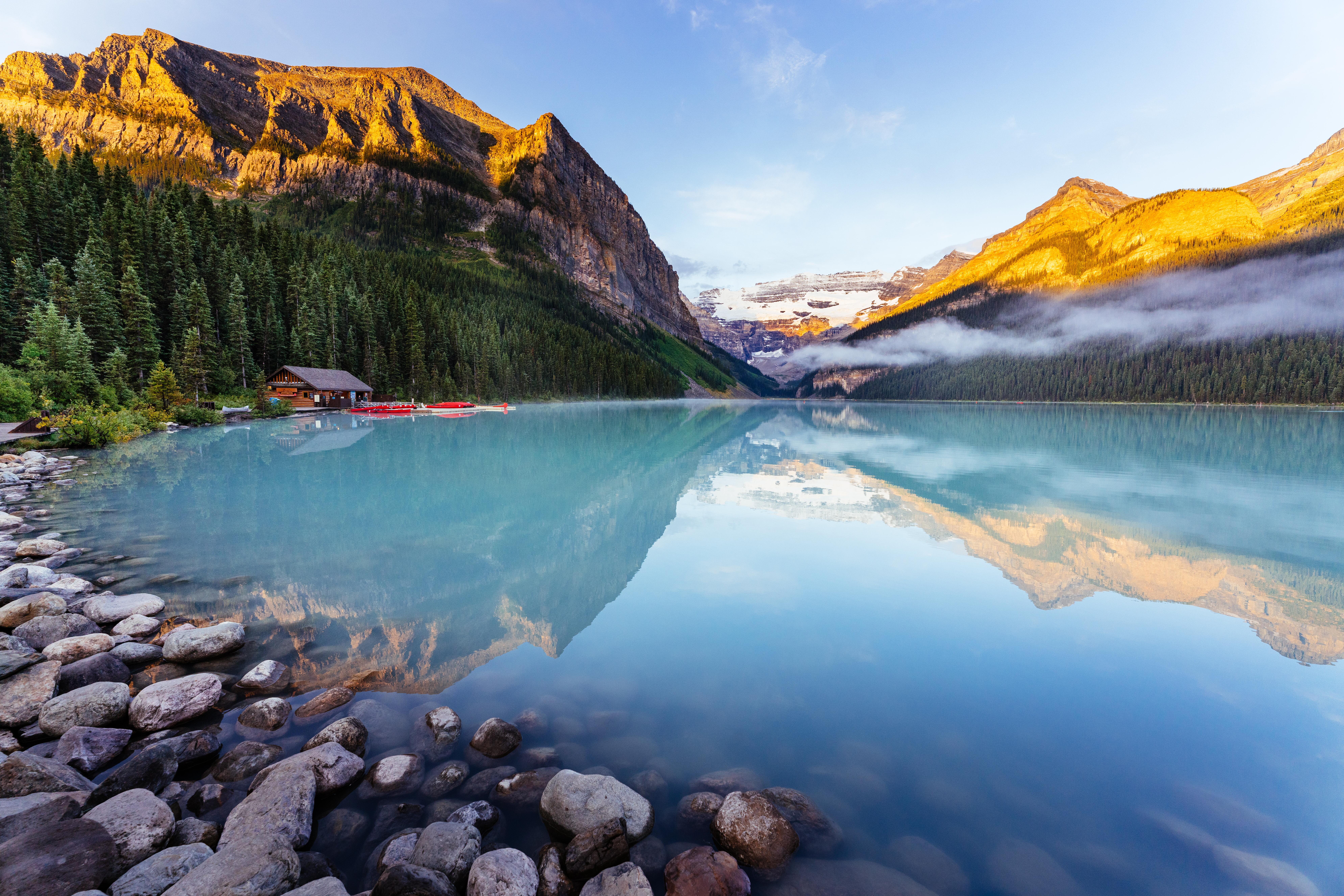 Photo of Lake Louise at sunrise in Banff, Canada