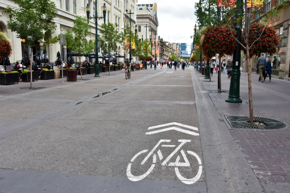 Stephen Avenue Walk pedestrian mall with shopping, restaurants and entertainment.