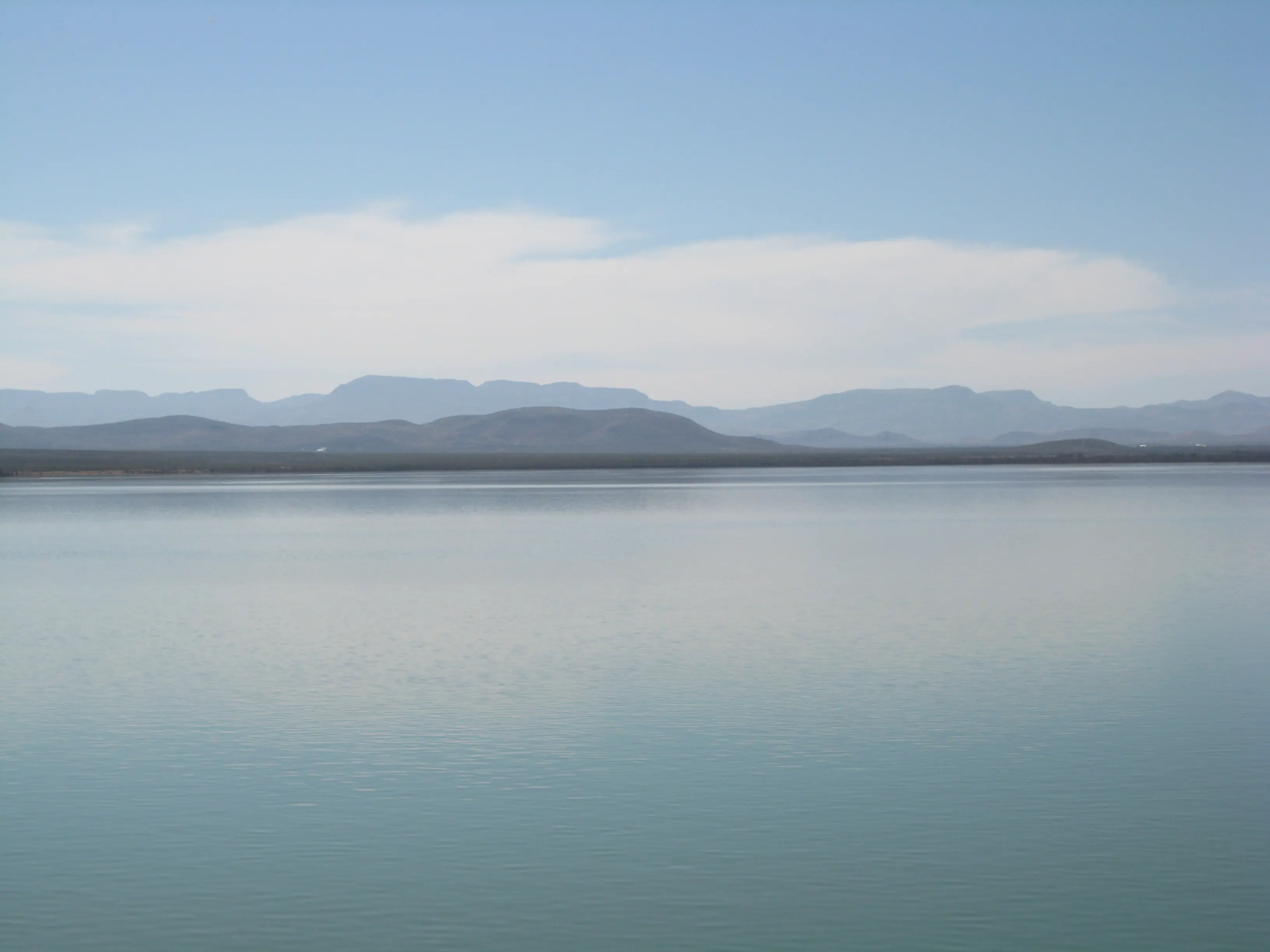 Image of Balmorhea Lake in Texas.