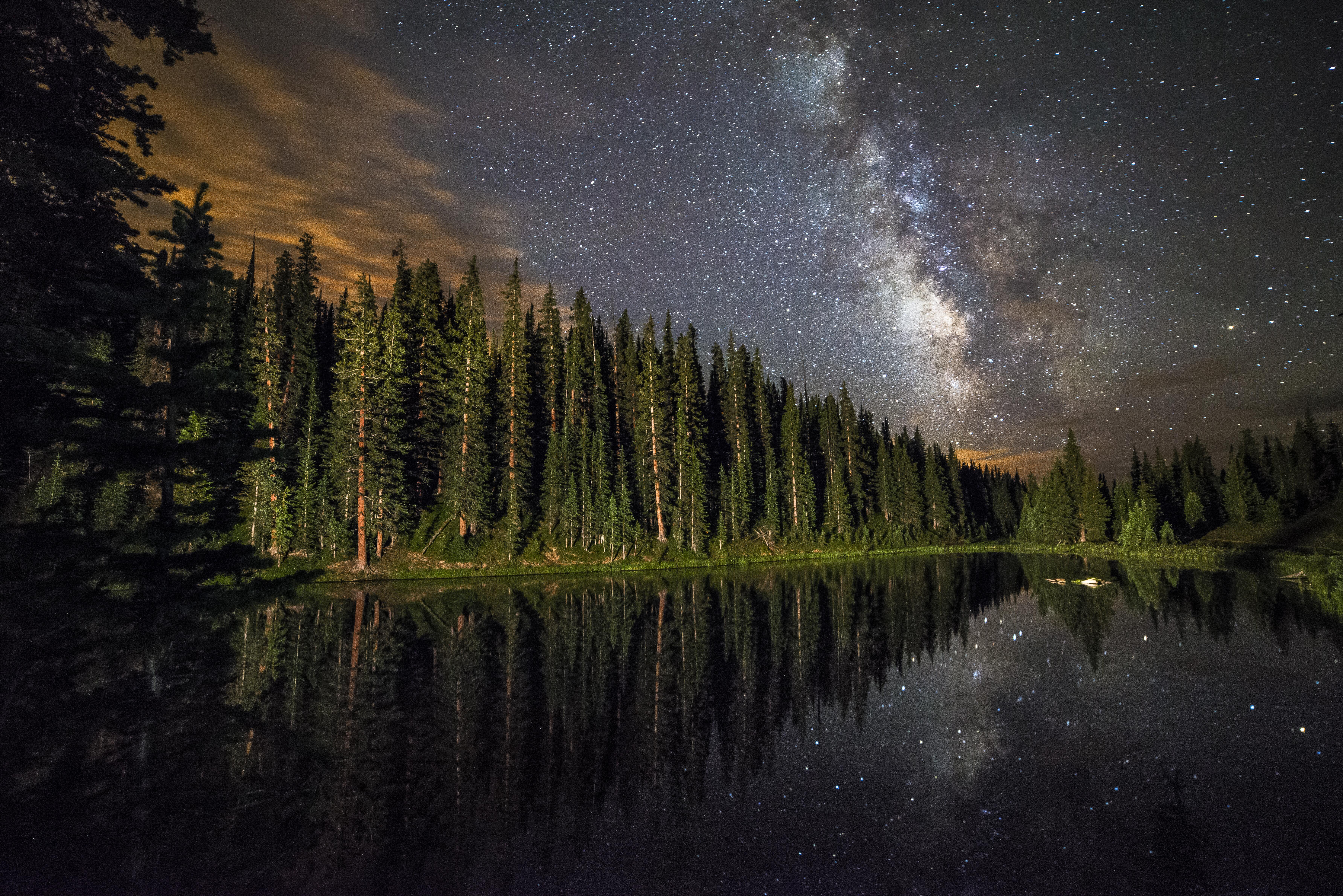 Image of Lake Granby in Colorado, at night.