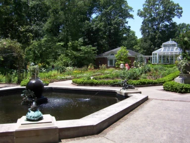 Visiting Memphis? Don't Miss Its Botanical Beauty