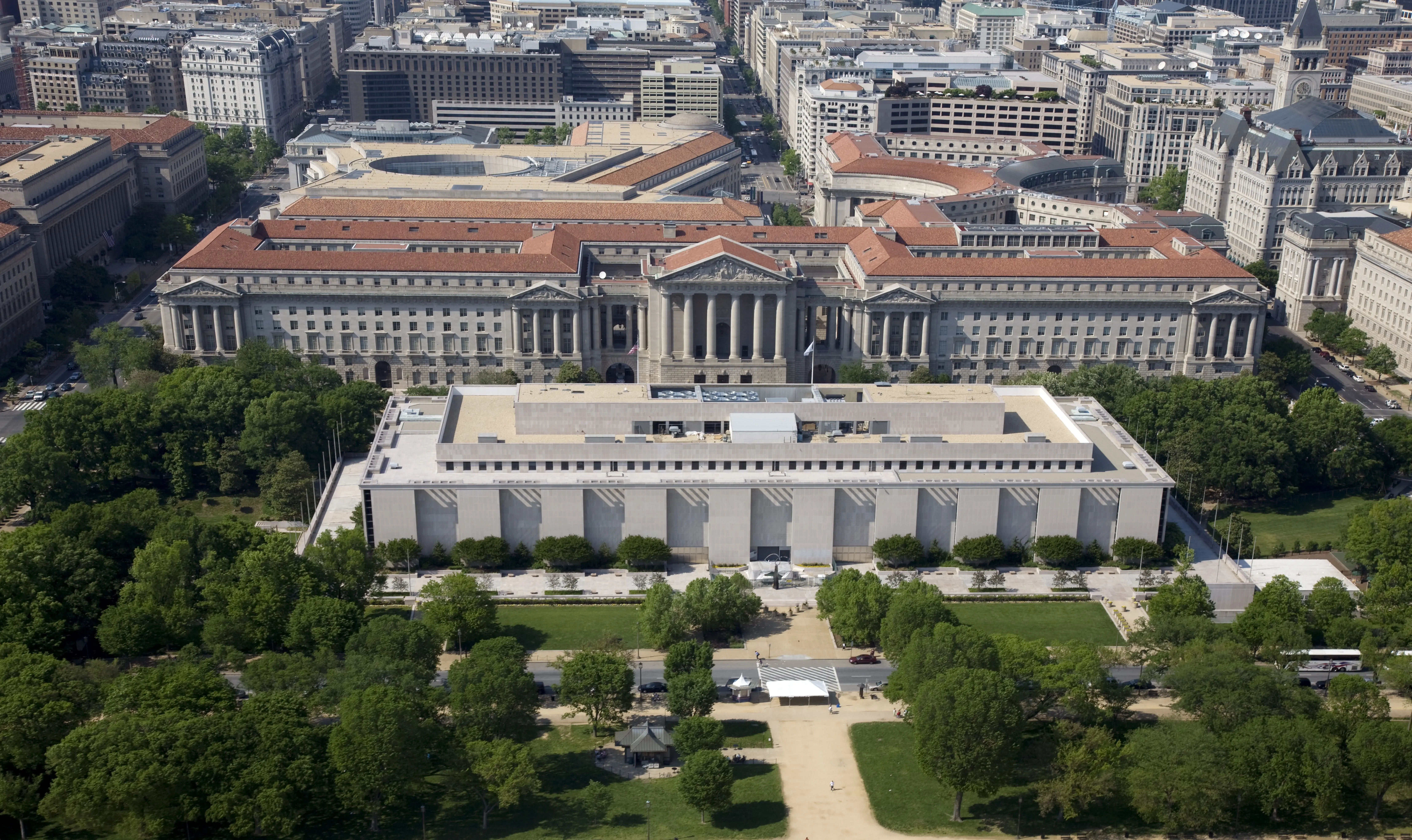 Aerial photo of the outside of the National Museum of American History