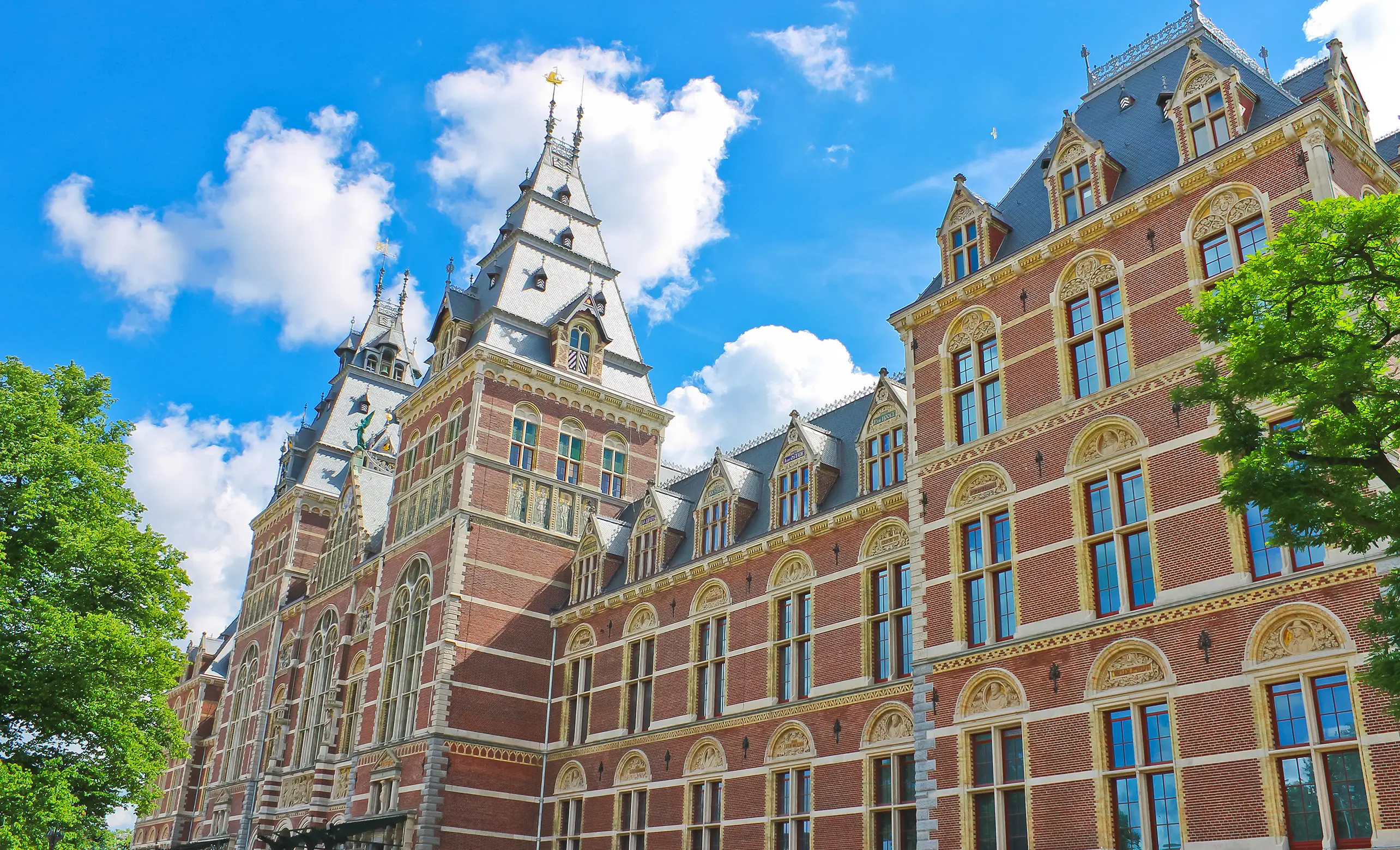 Rijksmuseum exterior in daytime