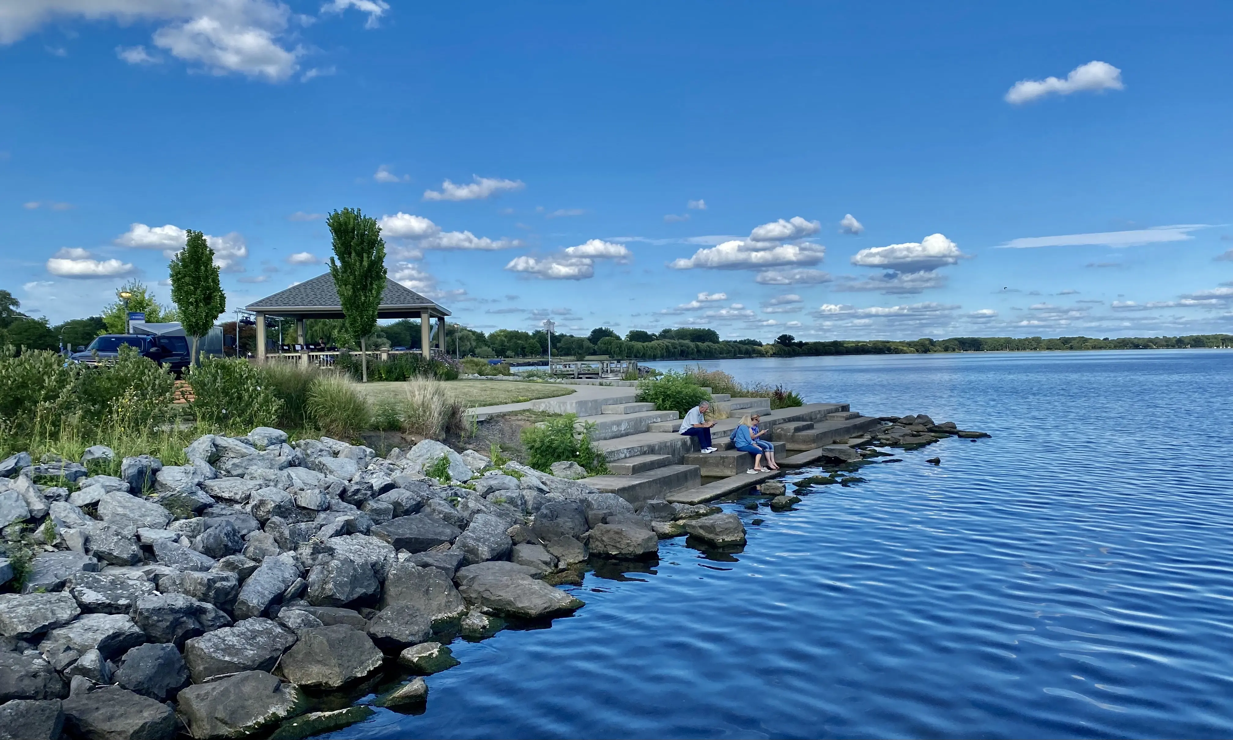 Outdoor picture of the welcome center view at Finger Lakes
