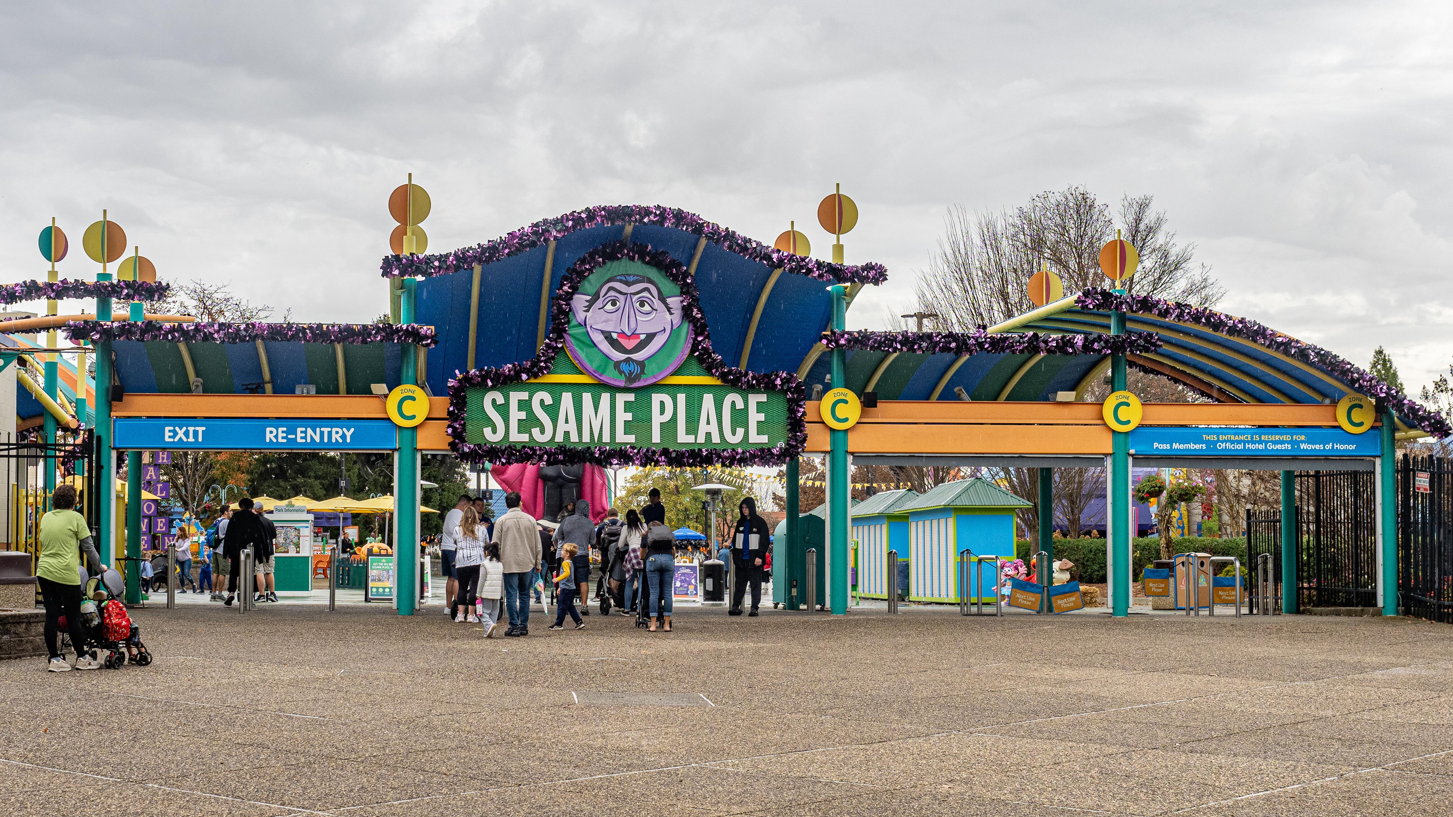 Image of the front entrance to Sesame Place in Philadelphia.