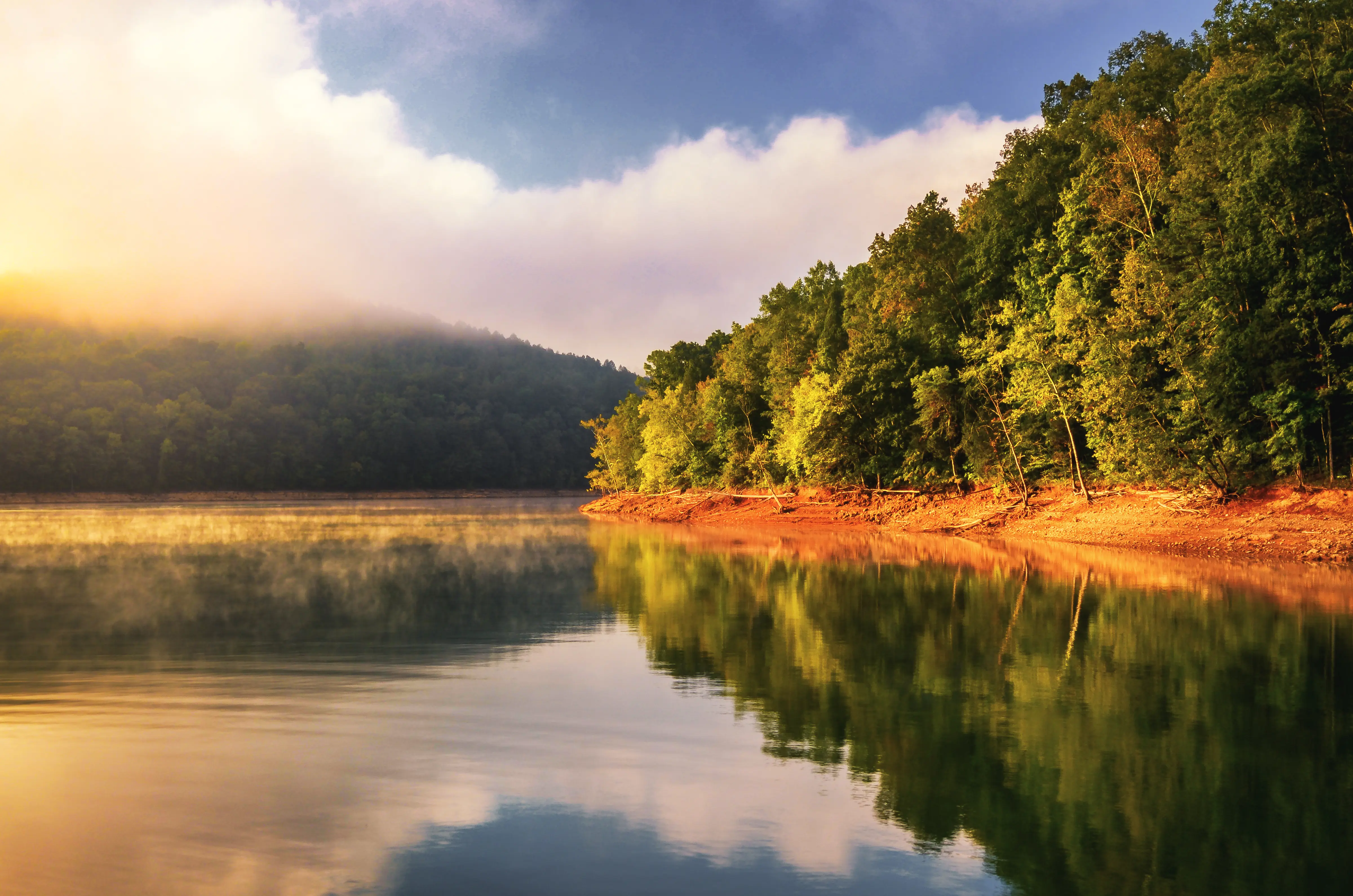 Image of sunrise at Norris Lake, Tennessee.