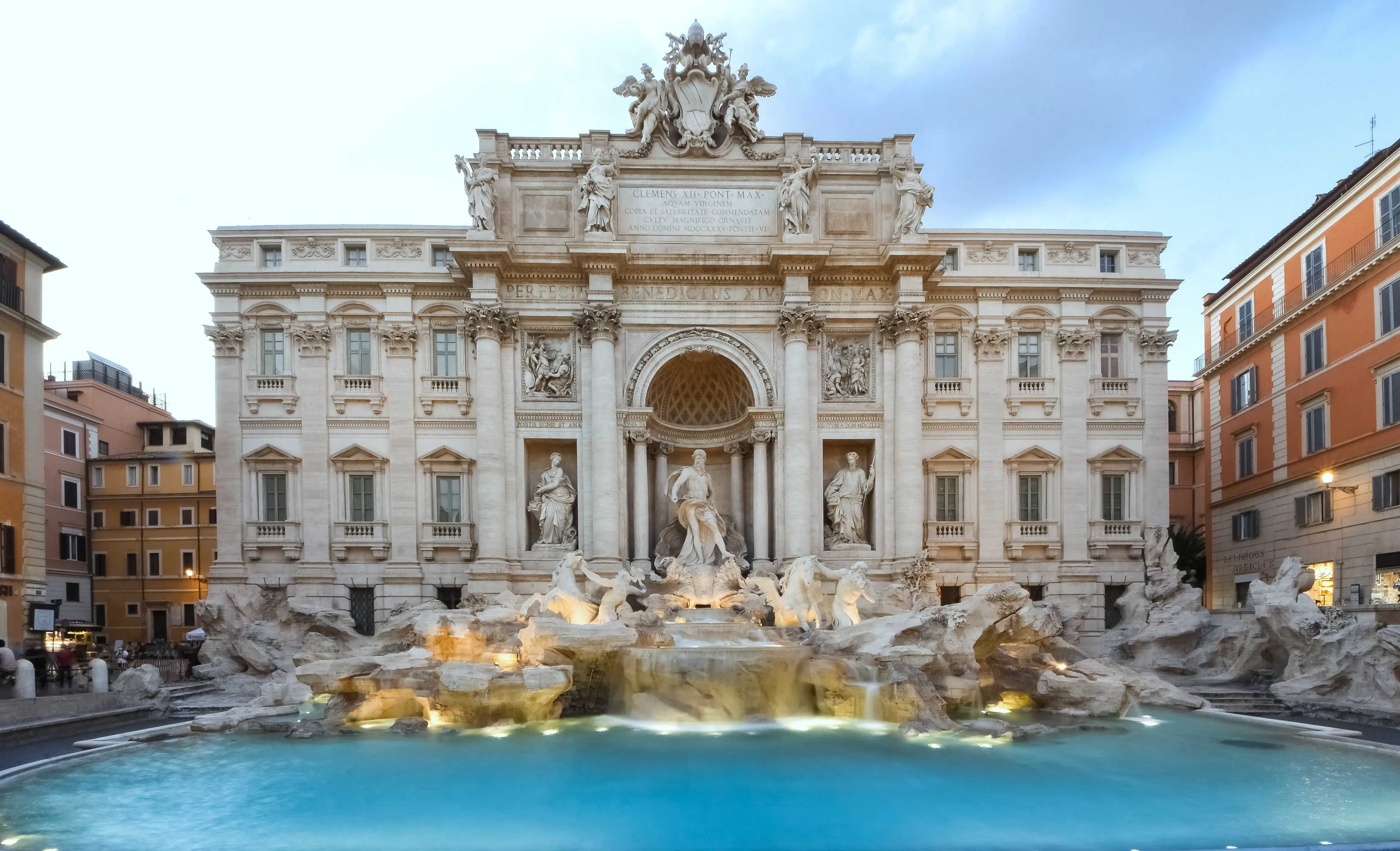 Outdoor image of the famous Trevi Fountain in Rome