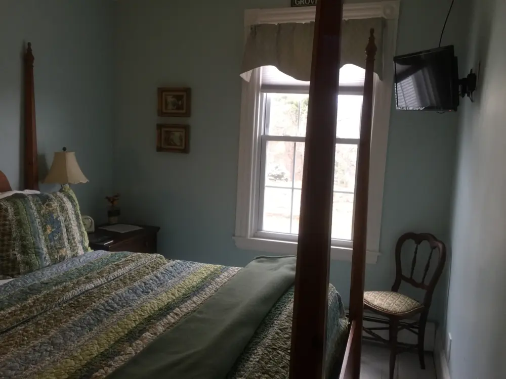 guest unit, bedroom