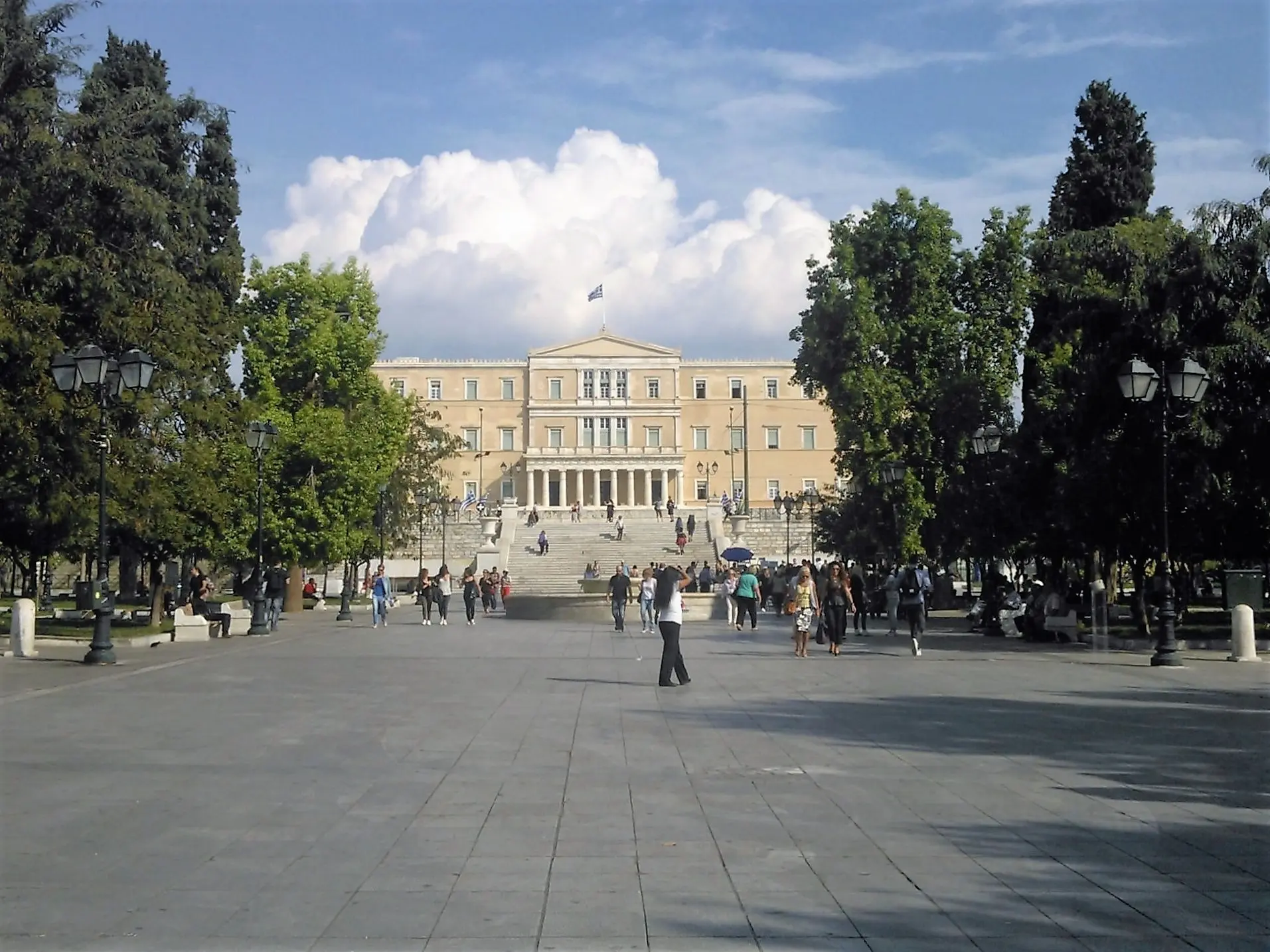 Image of Syntagma Square and its surrounding area.