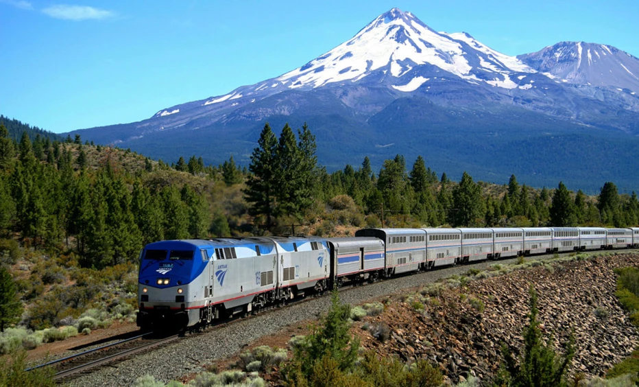 Amtrak Vacations / Brenda Urias