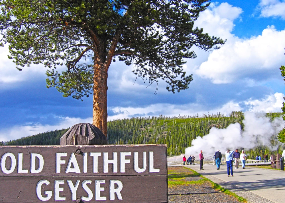 MCV, National Parks of America, Old Faithful, Wyoming