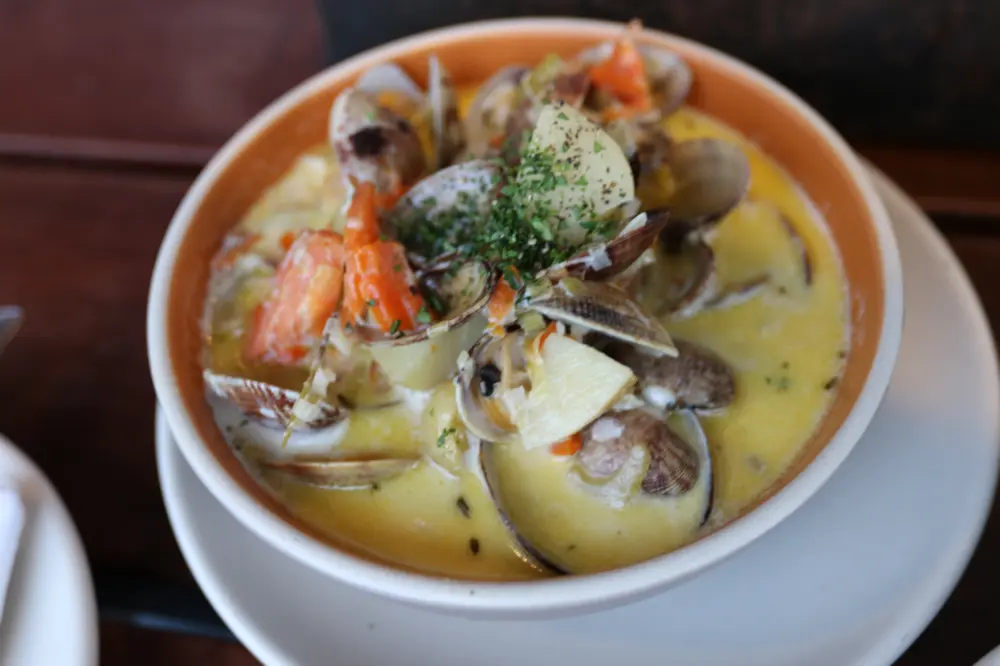 seafood, local, Ferry Building, outdoor, raw, oyster, clam chowder, shrimp, sourdough bread