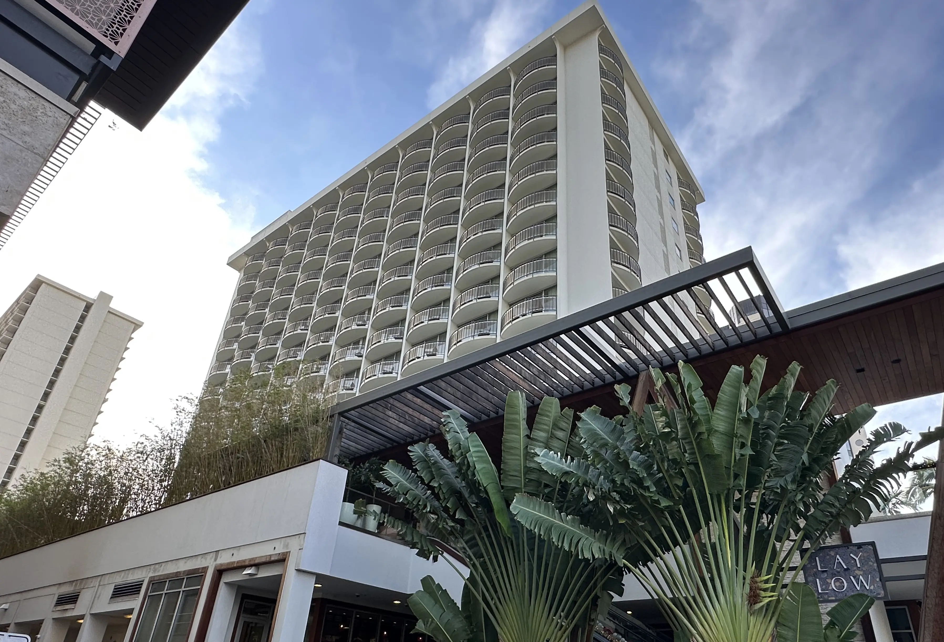 Outdoor picture of the The Laylow, Autograph Collection, in Honolulu, Hawaii.