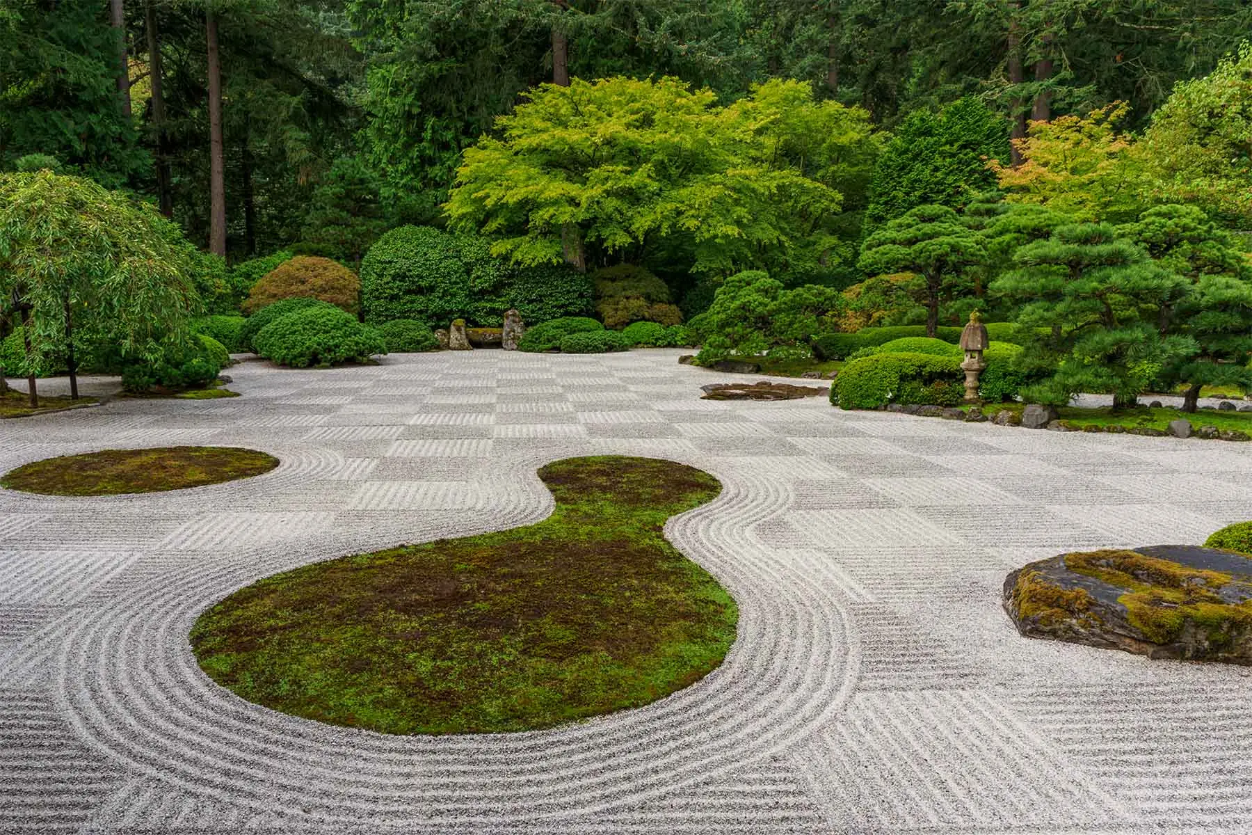 The sandy paths in the Portland Japanese Garden